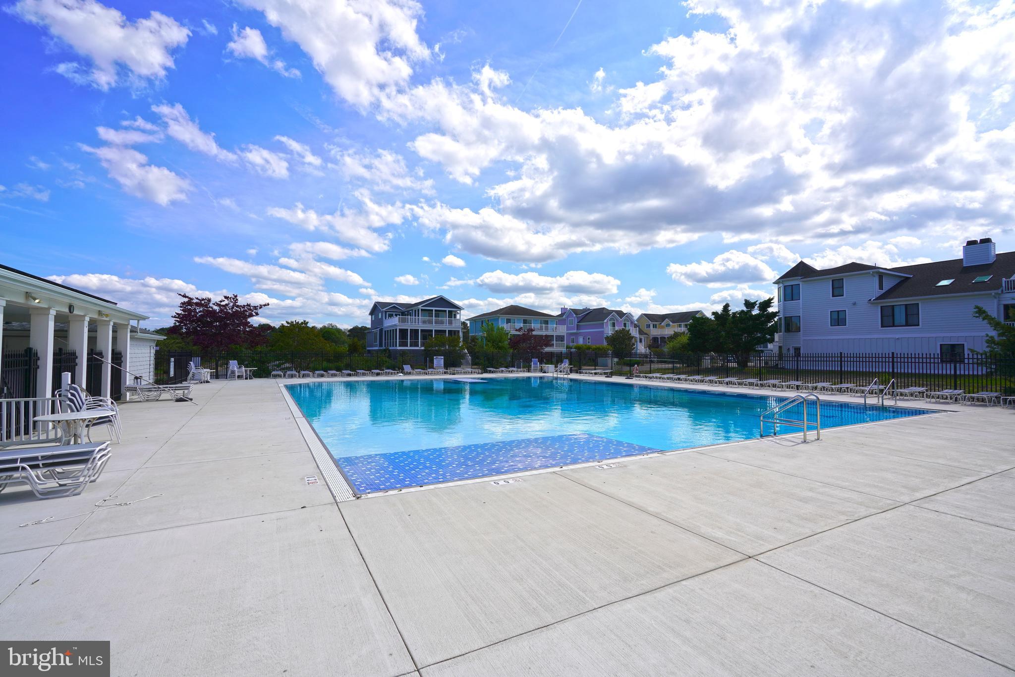 CAPE SHORES - Residential