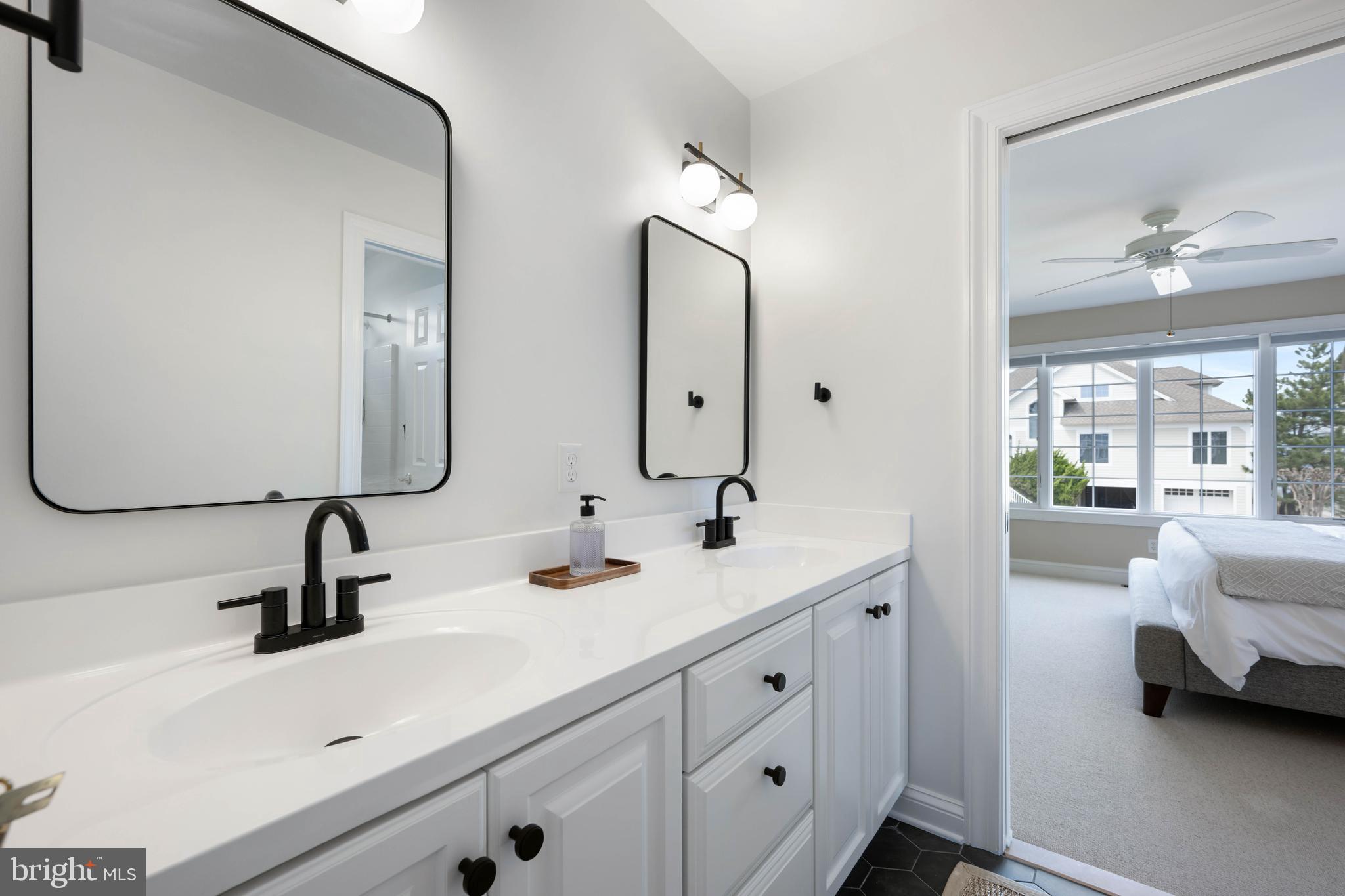 CAPE SHORES - Residential