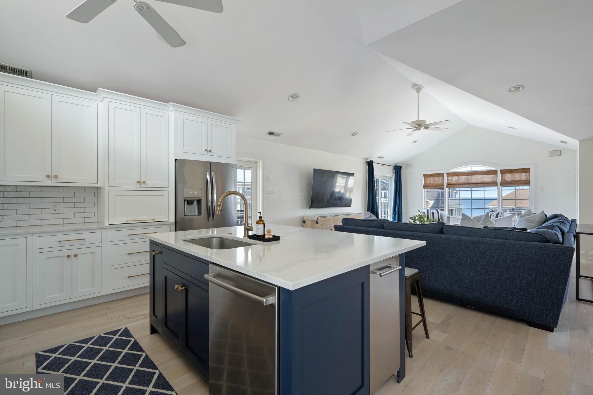 CAPE SHORES - Residential