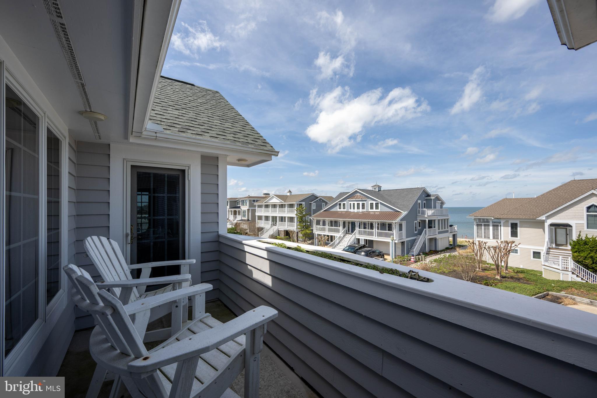 CAPE SHORES - Residential
