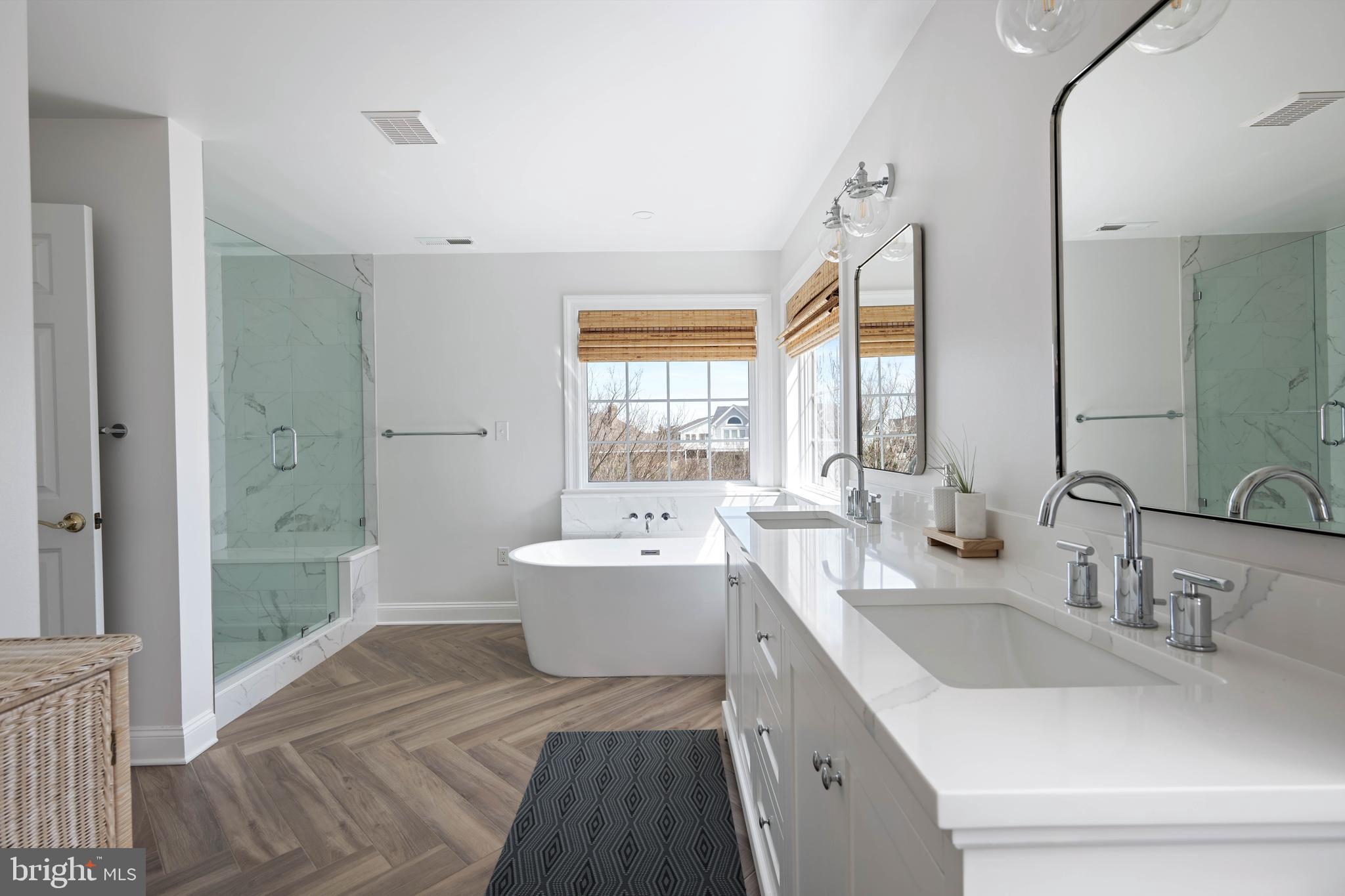 CAPE SHORES - Residential