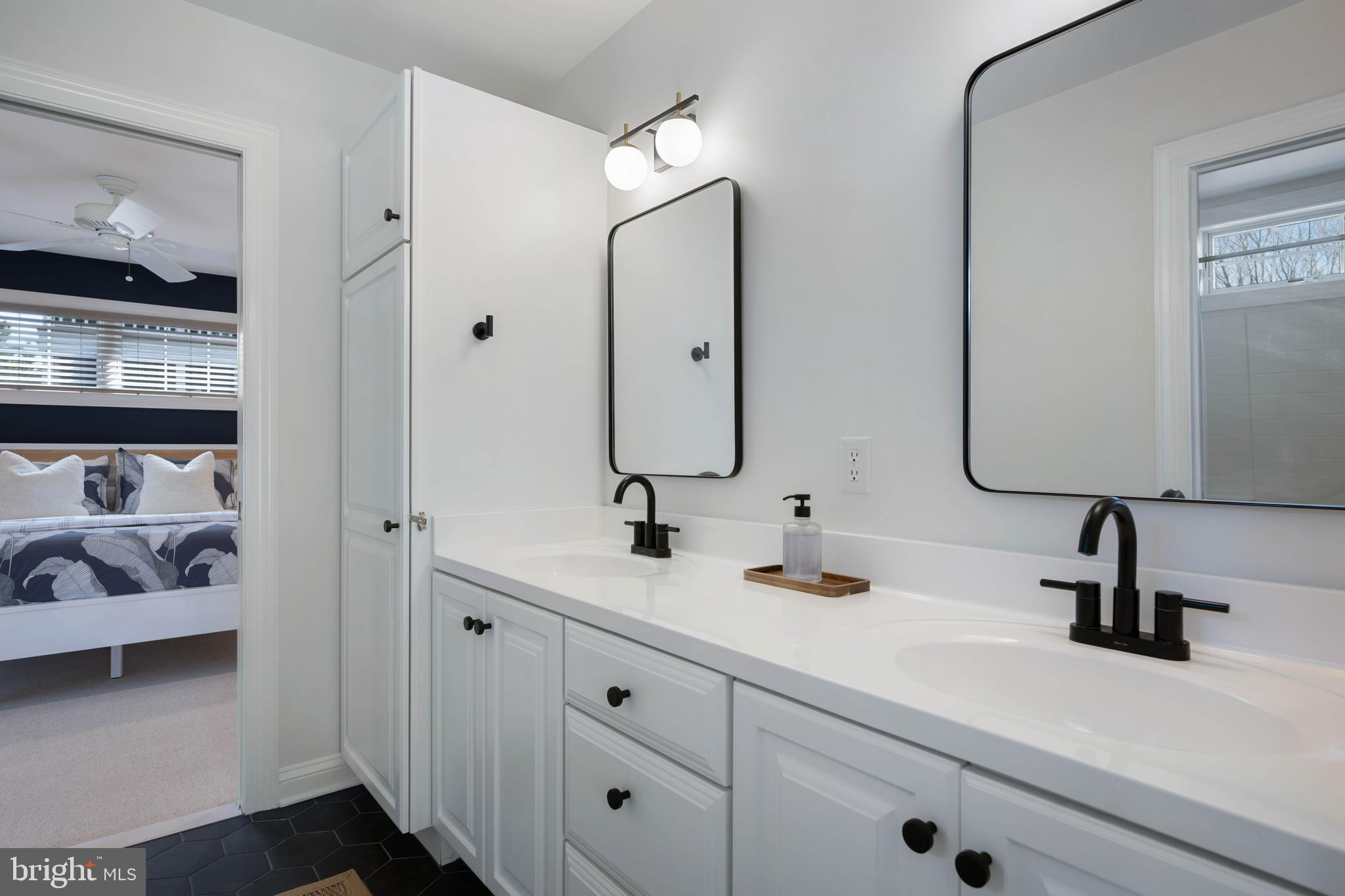 CAPE SHORES - Residential