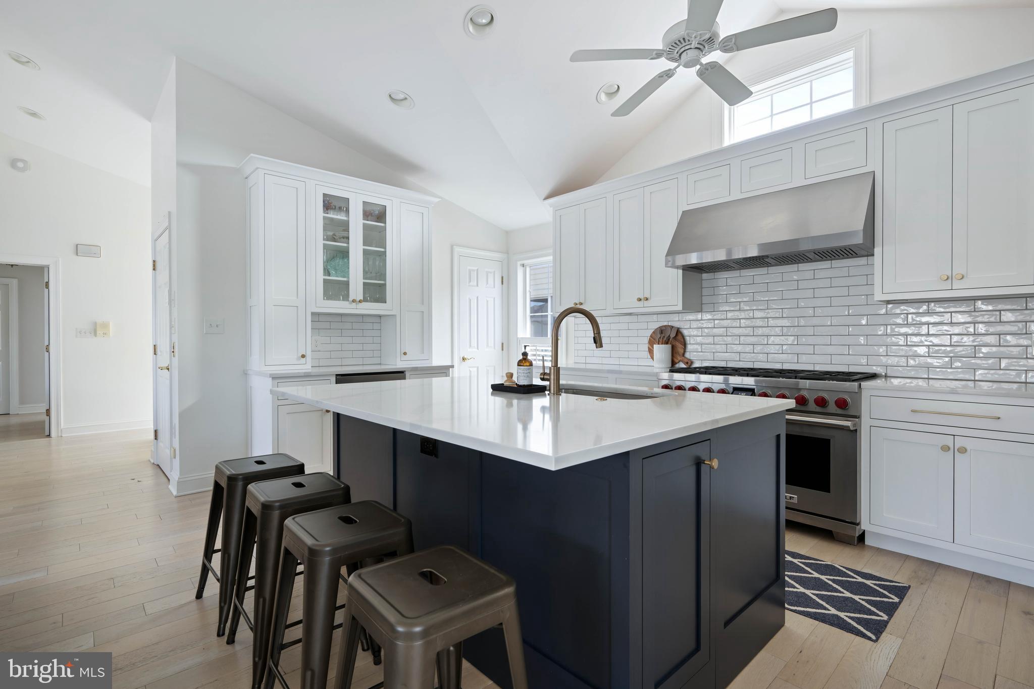 CAPE SHORES - Residential