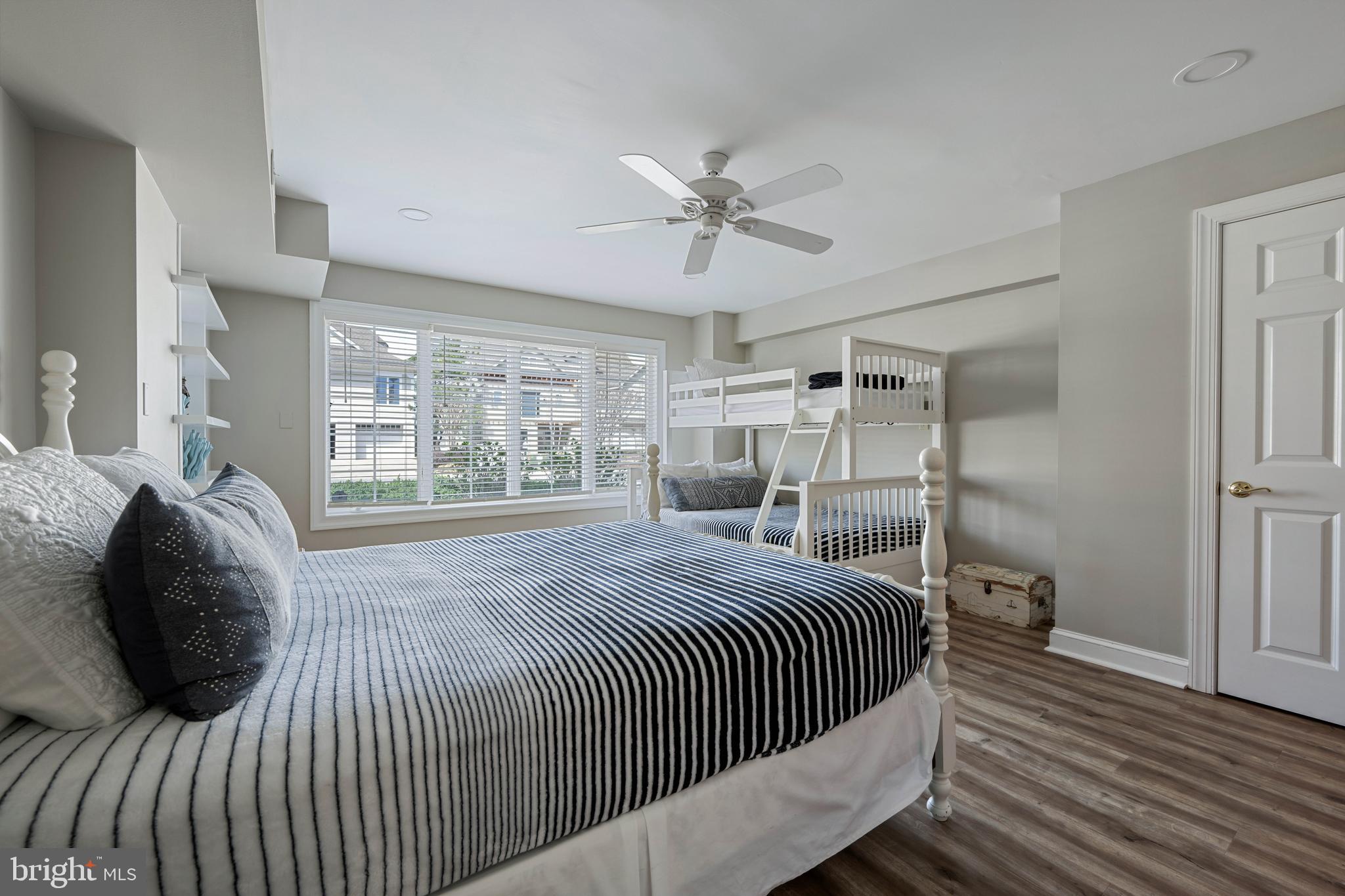 CAPE SHORES - Residential