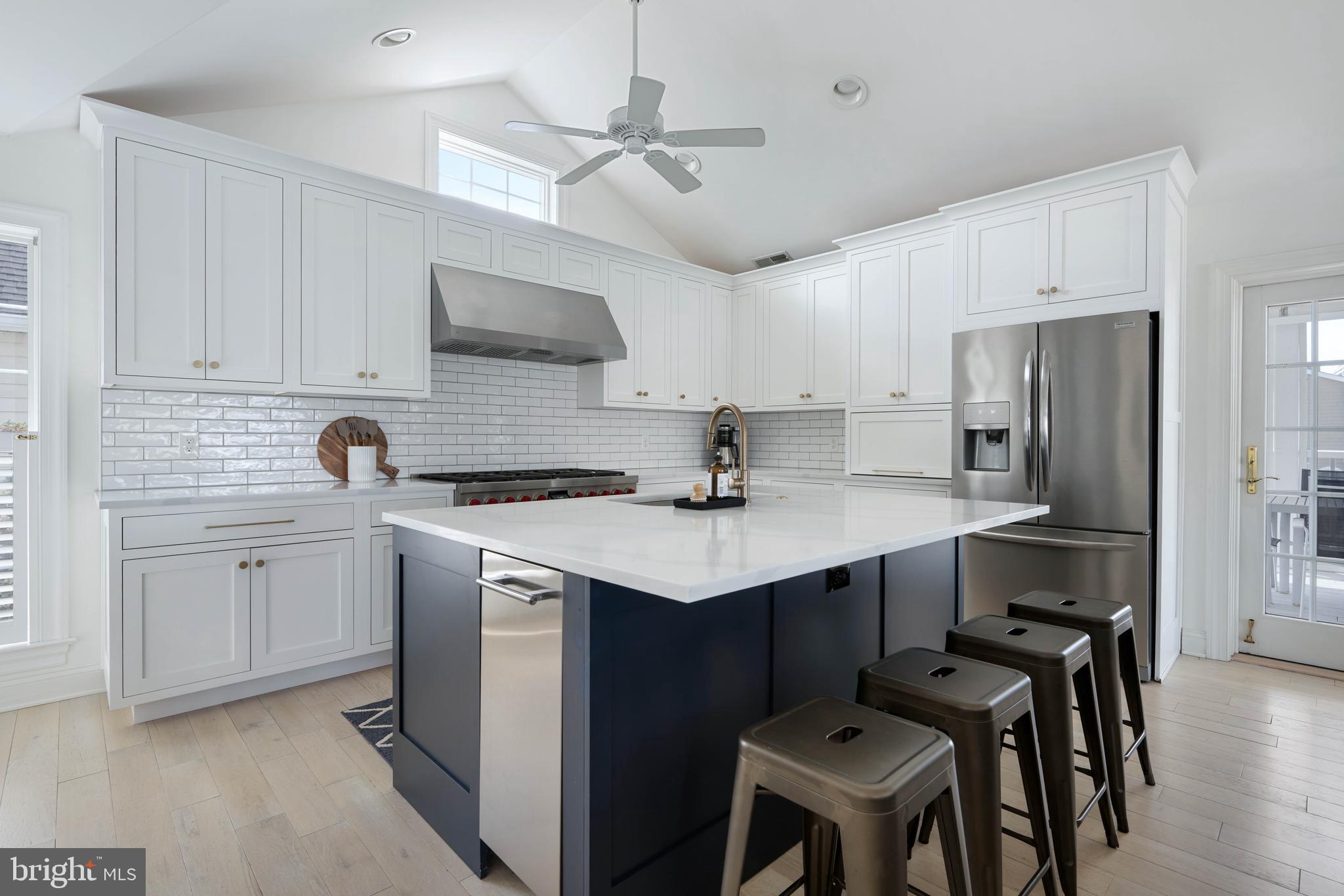 CAPE SHORES - Residential