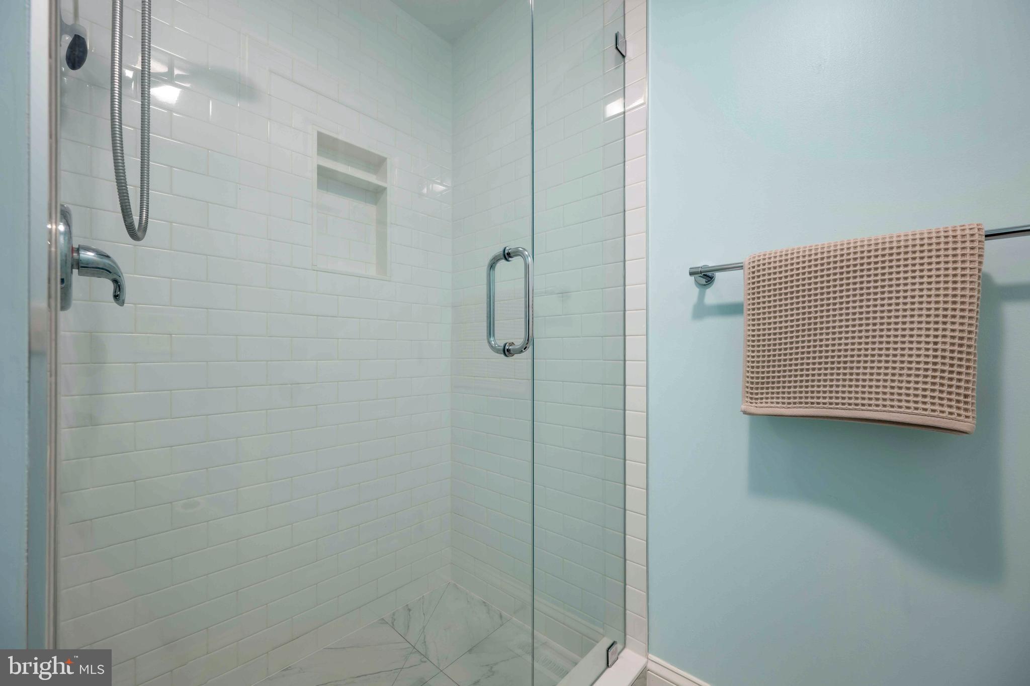 CAPE SHORES - Residential