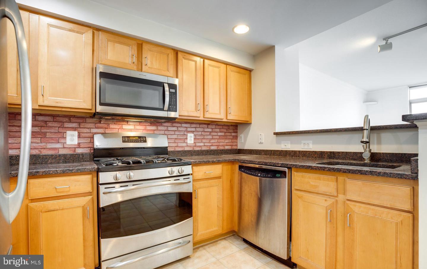 ELAN AT EAST MARKET - Residential Lease