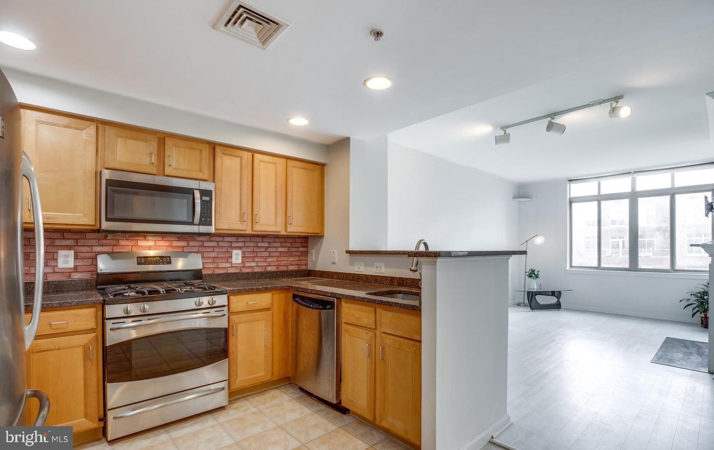 ELAN AT EAST MARKET - Residential Lease