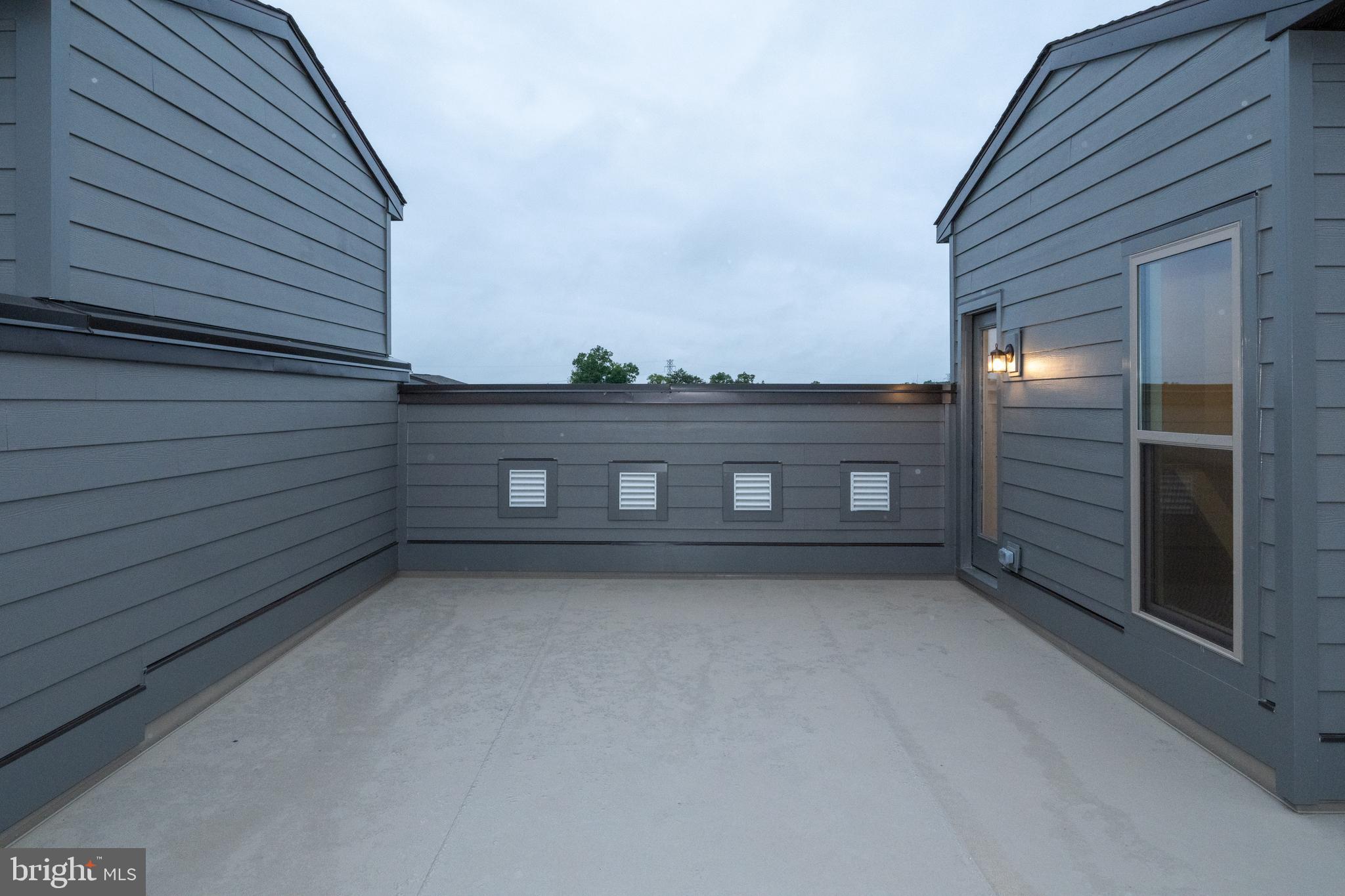 DULLES TECHNOLOGY - Residential Lease