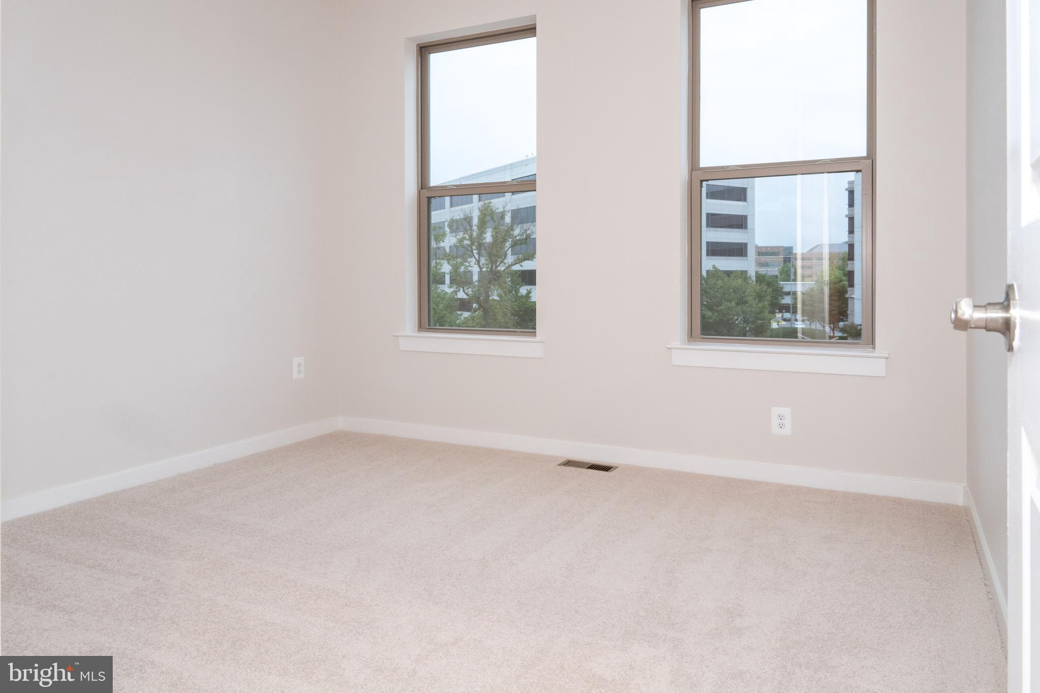 DULLES TECHNOLOGY - Residential Lease