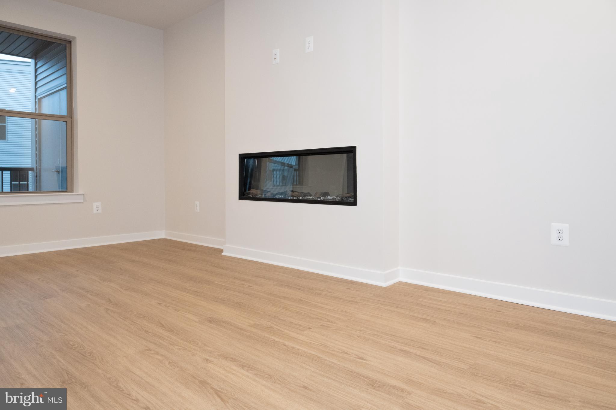 DULLES TECHNOLOGY - Residential Lease