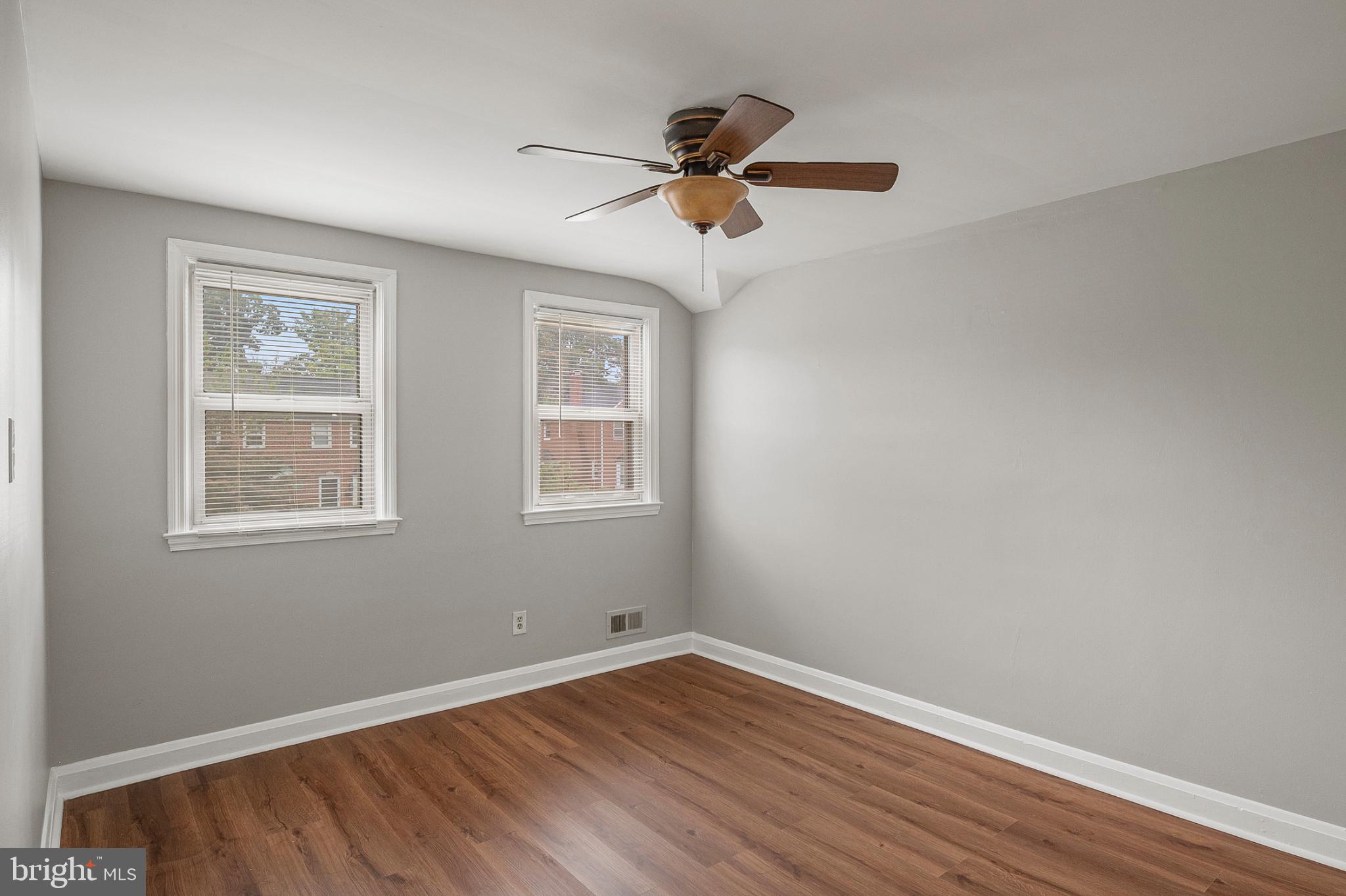 KNETTISHALL - Residential Lease