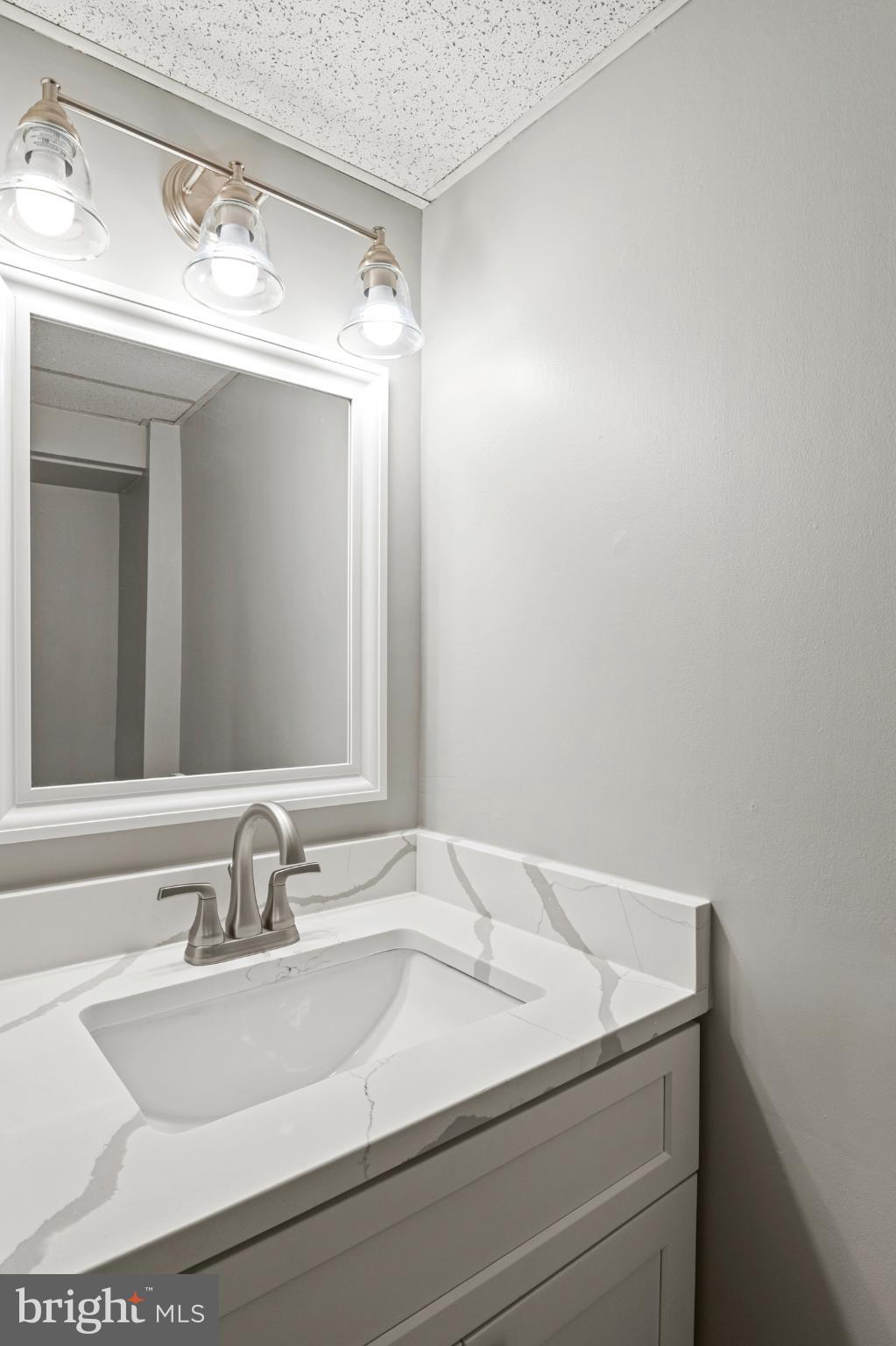 KNETTISHALL - Residential Lease