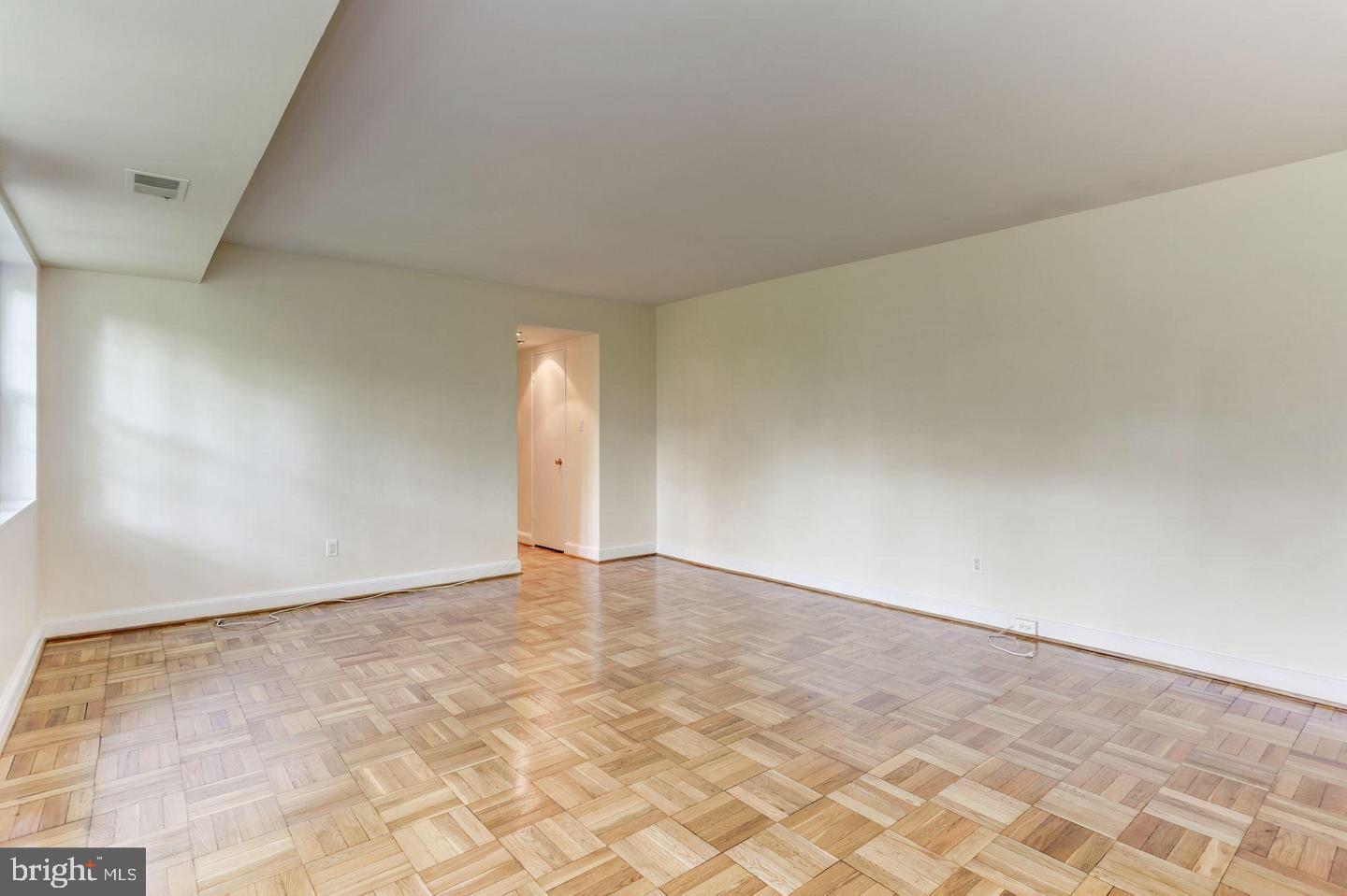 ROSSLYN - Residential Lease