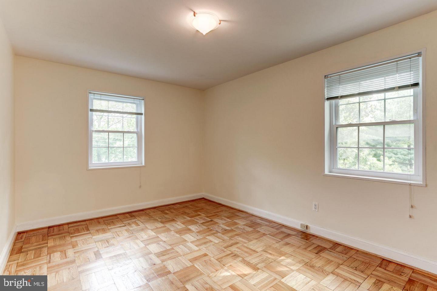 ROSSLYN - Residential Lease