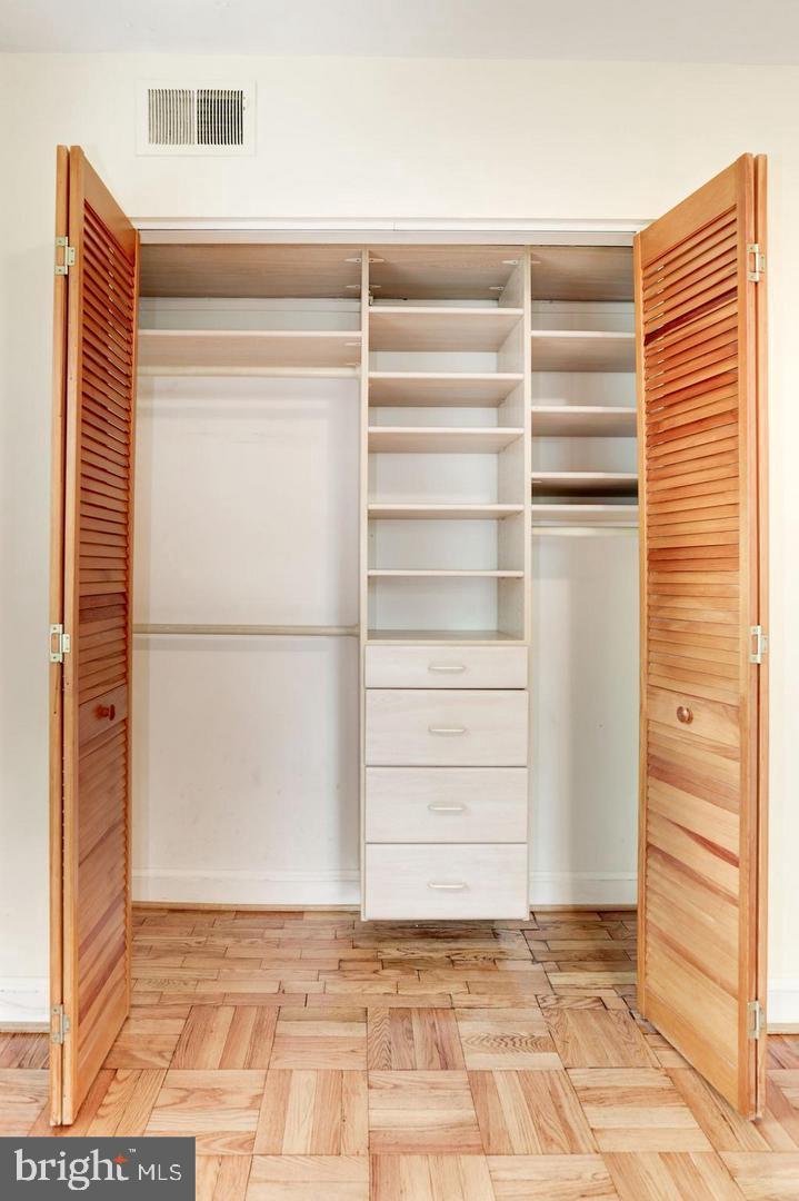 ROSSLYN - Residential Lease