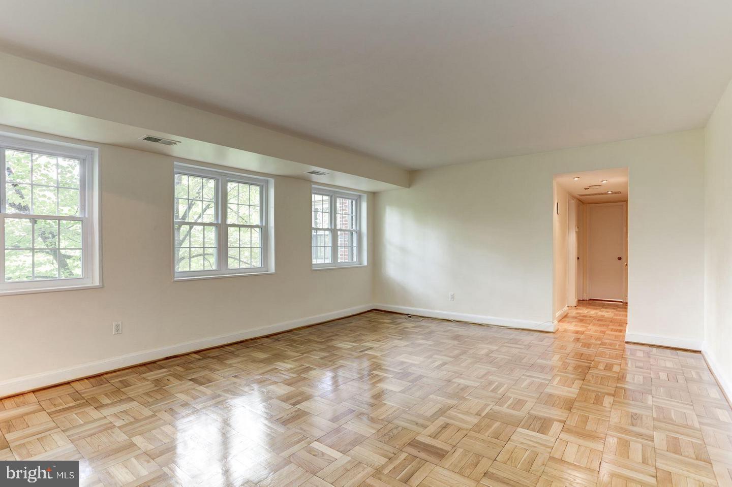 ROSSLYN - Residential Lease