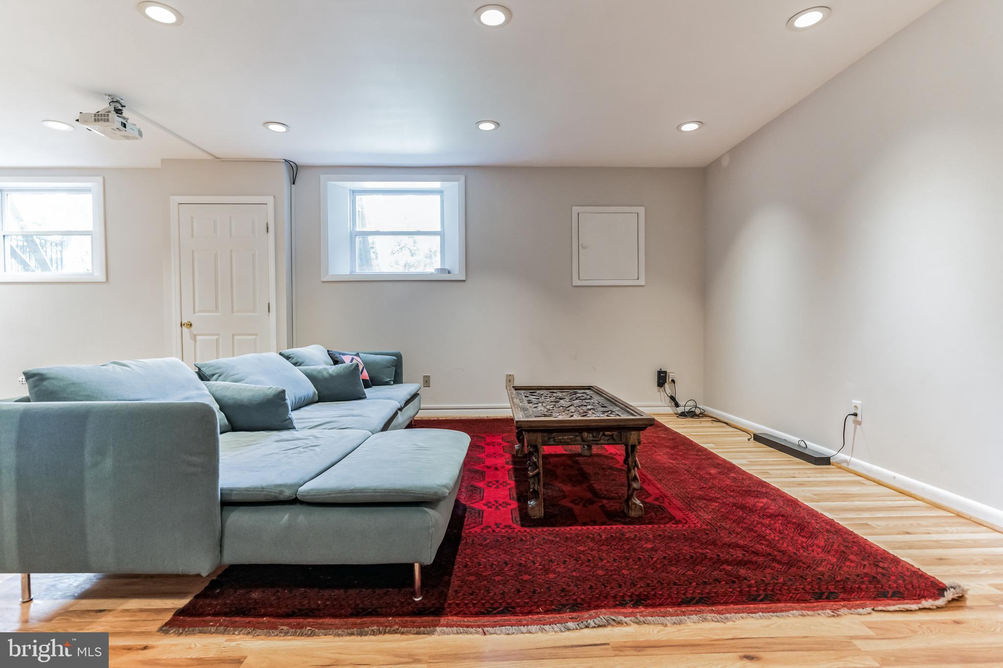 WOODSIDE PARK - Residential