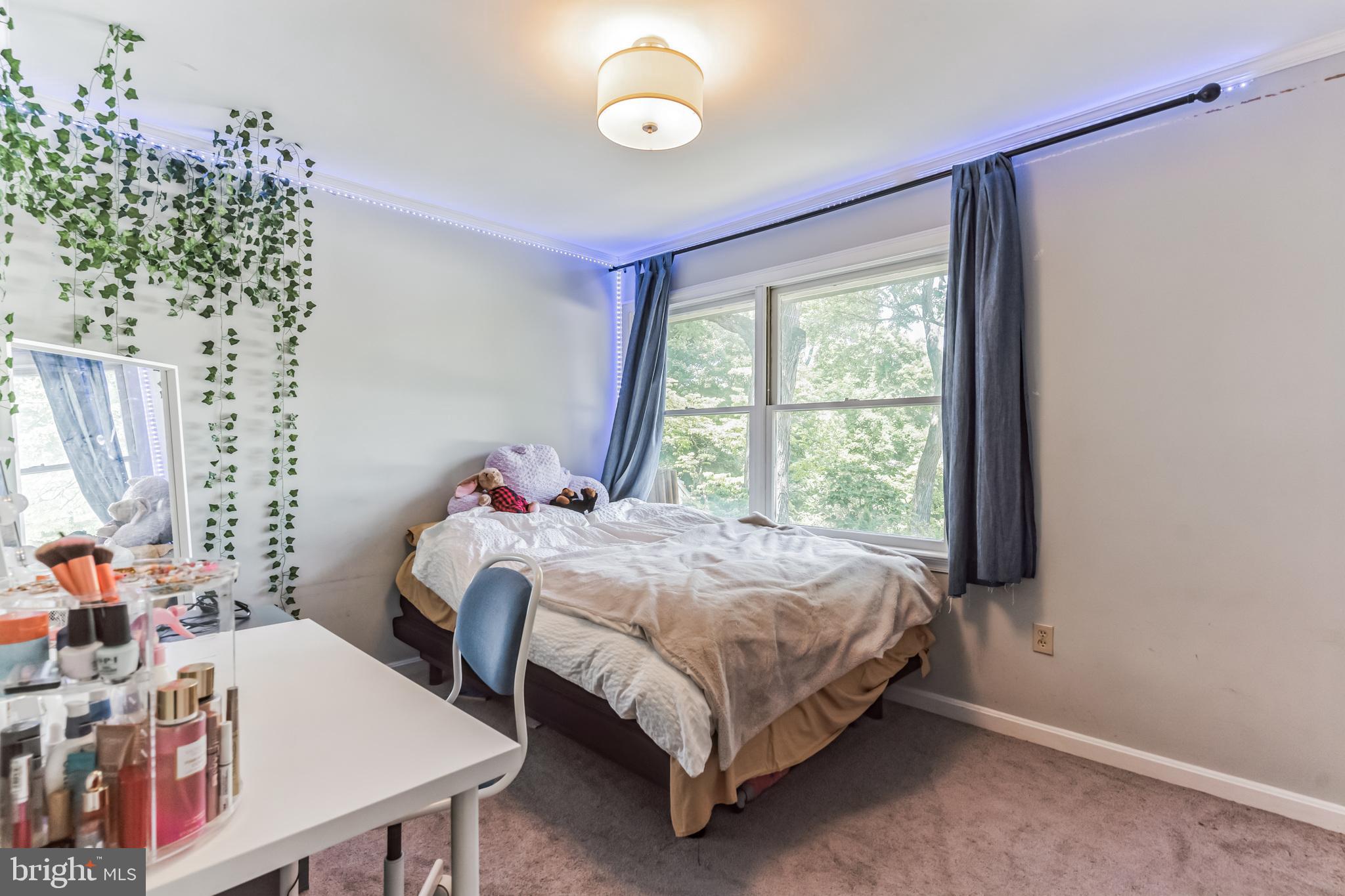 WOODSIDE PARK - Residential