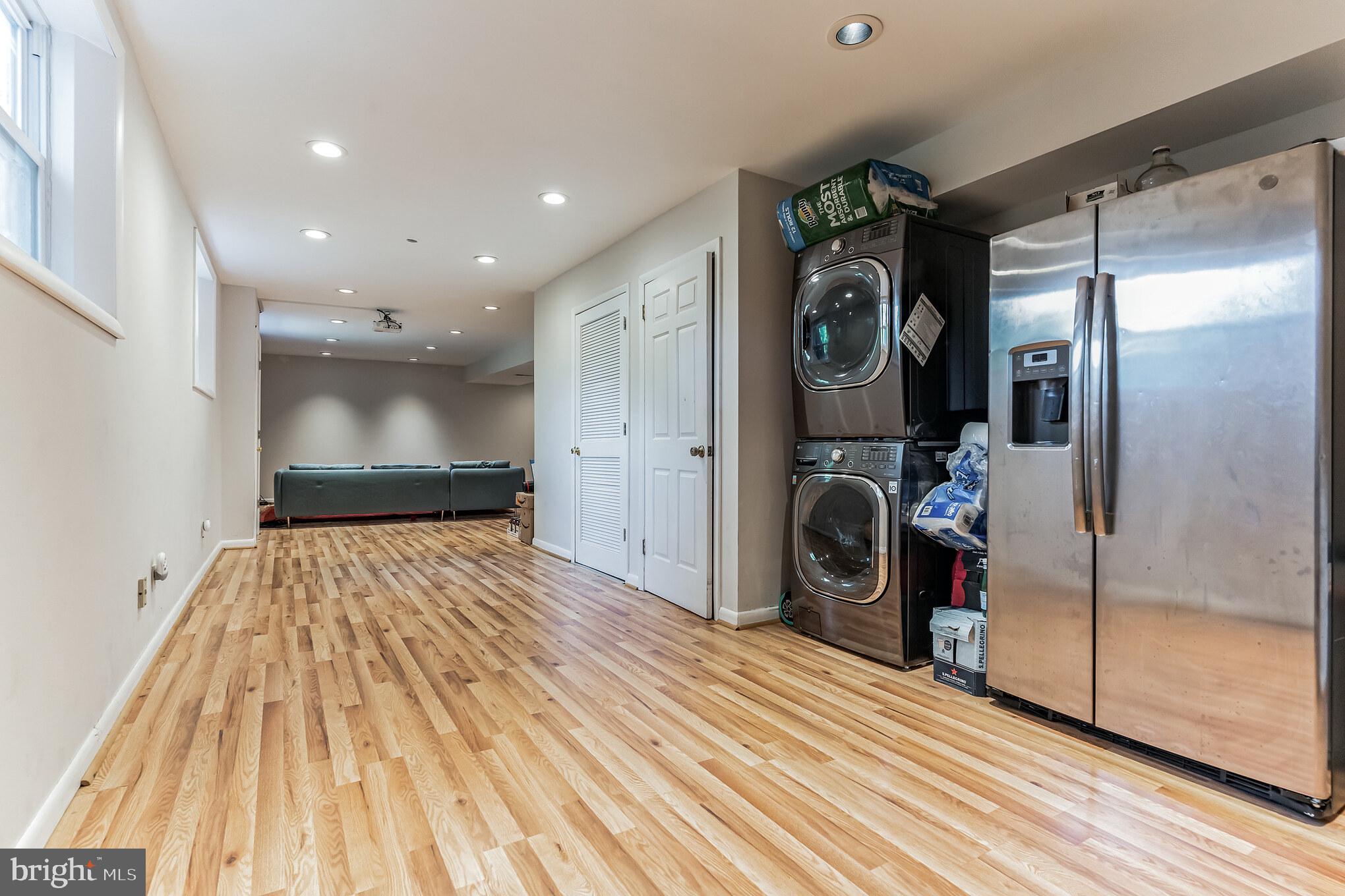 WOODSIDE PARK - Residential