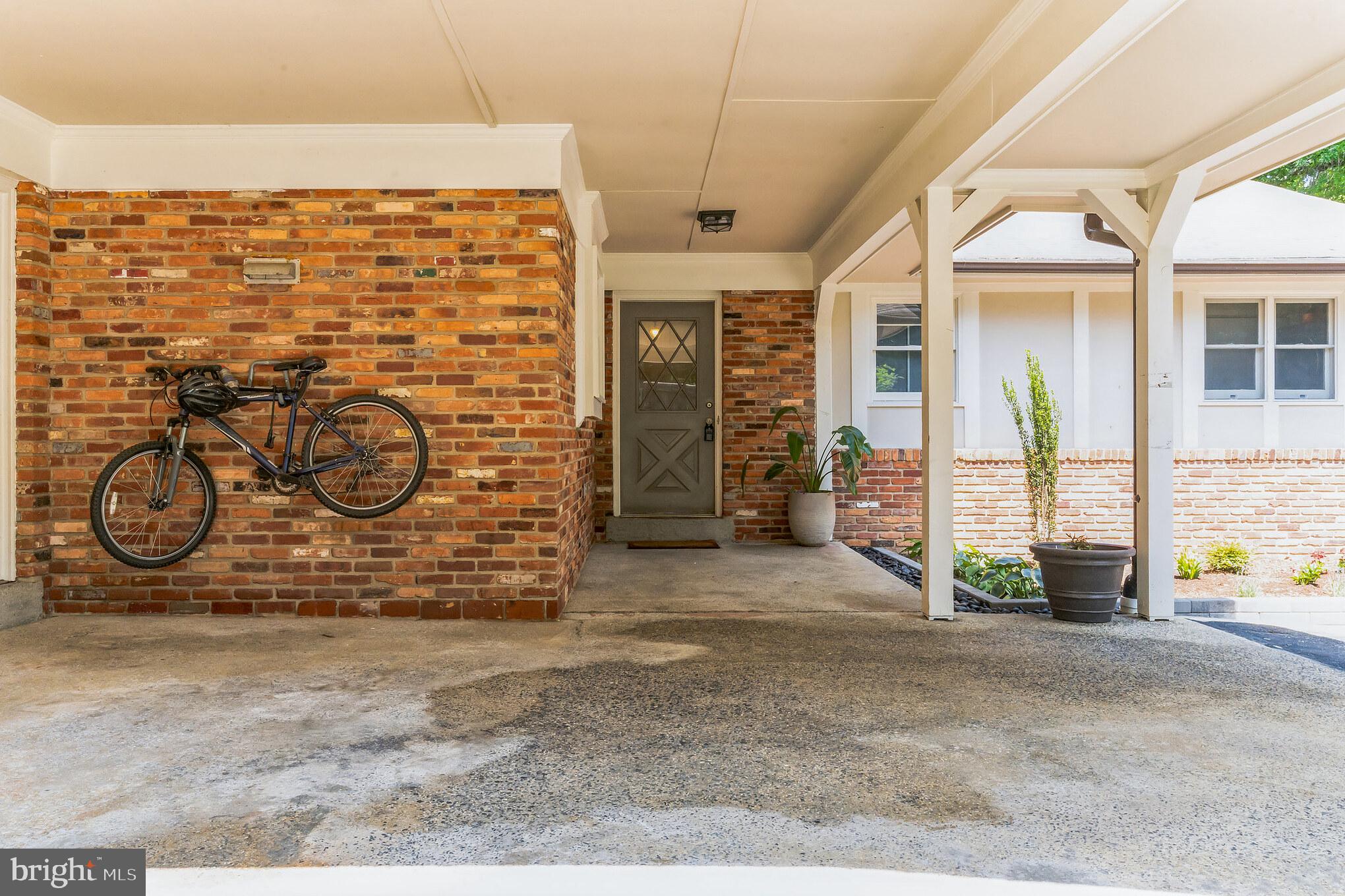 WOODSIDE PARK - Residential