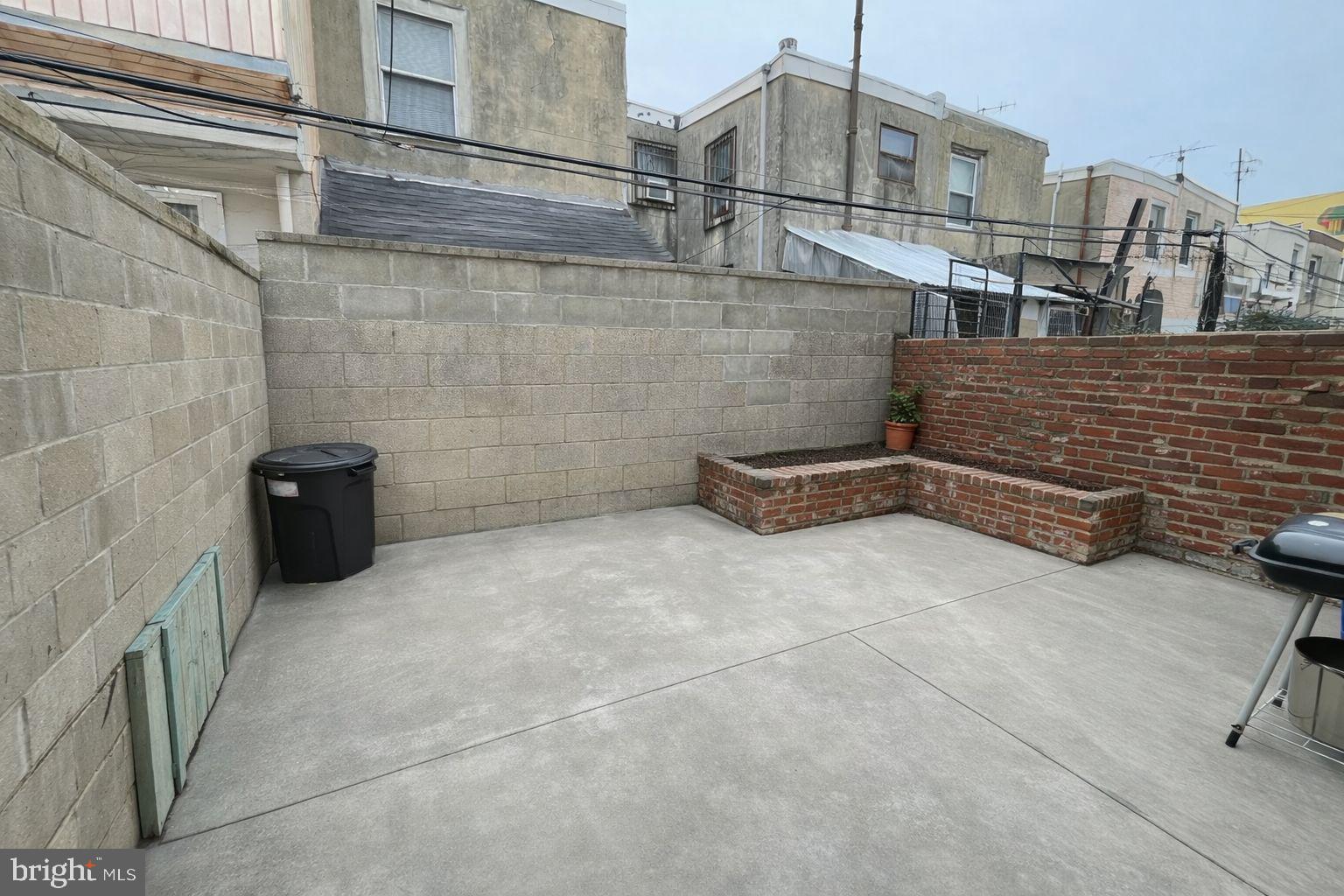 518 GREENWICH STREET