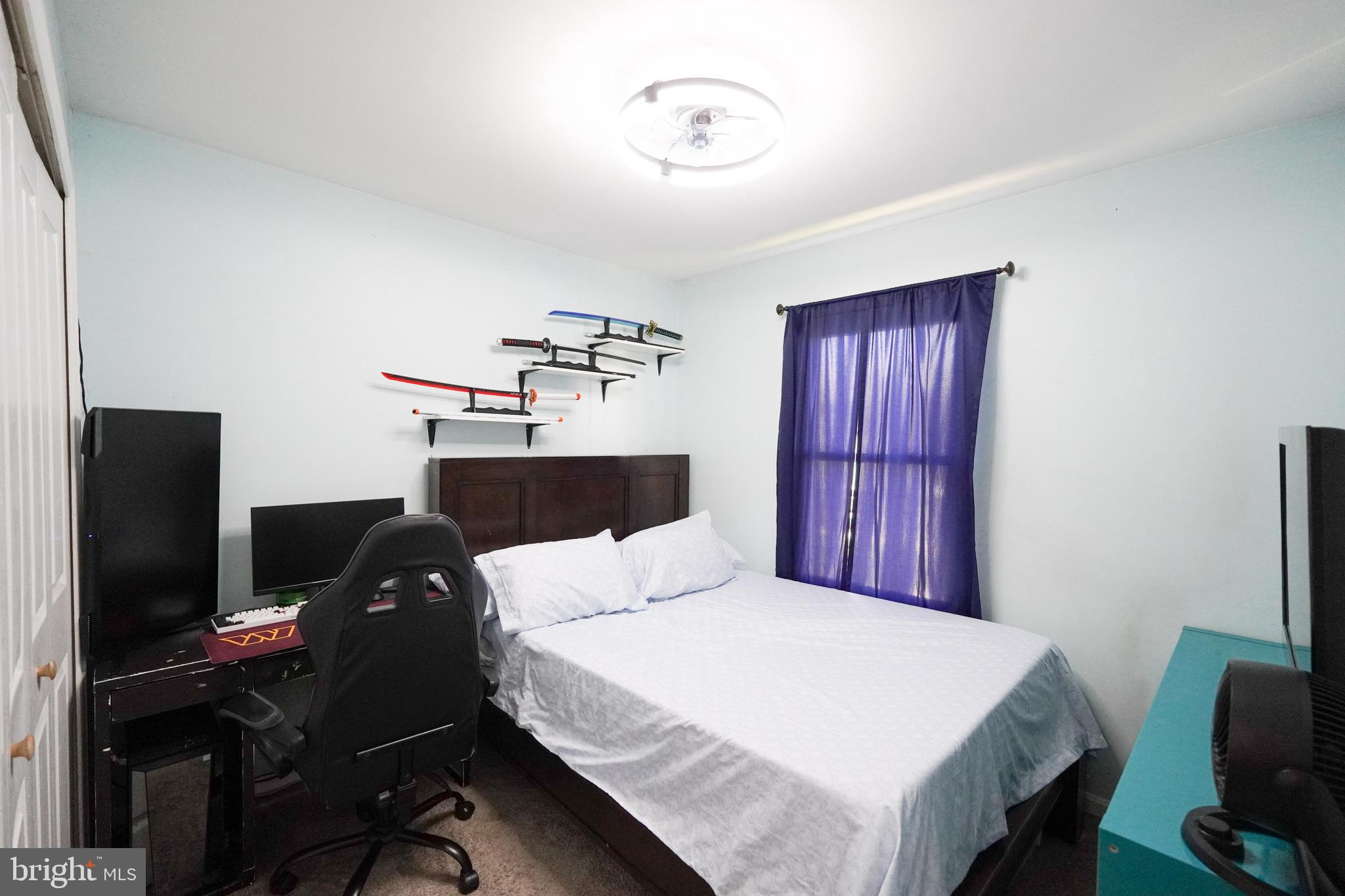 SHANNON SQUARE - Residential