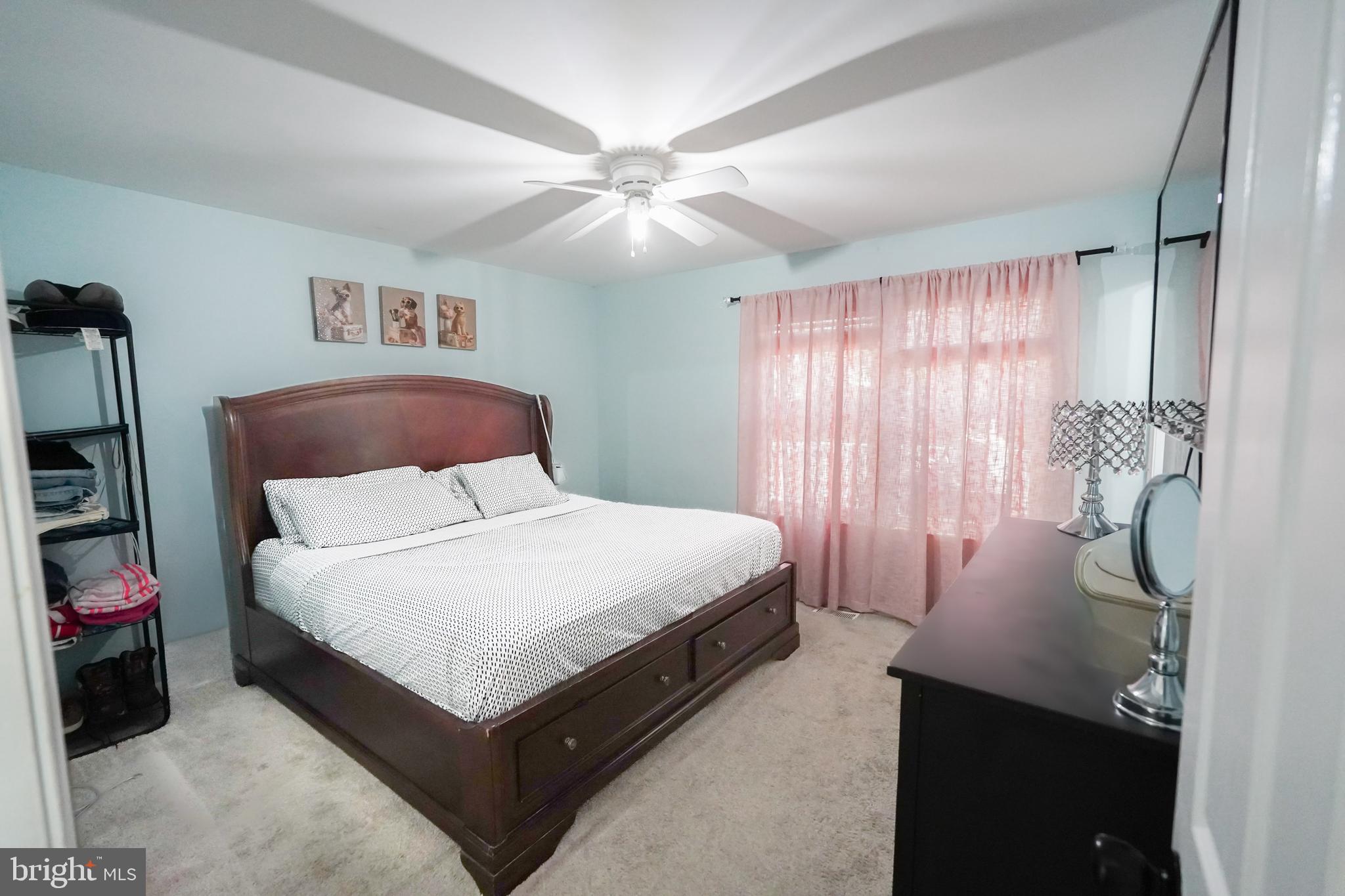 SHANNON SQUARE - Residential