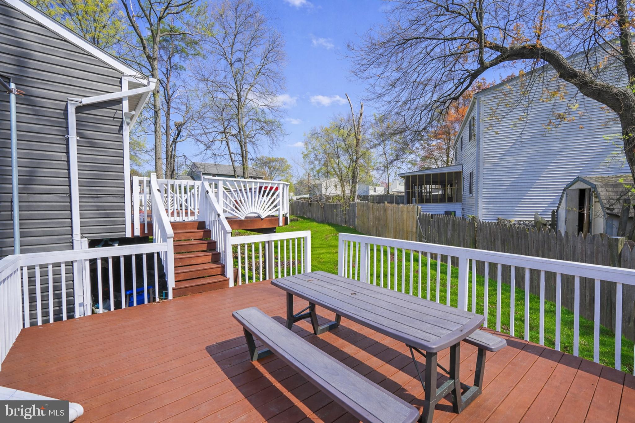 SHANNON SQUARE - Residential