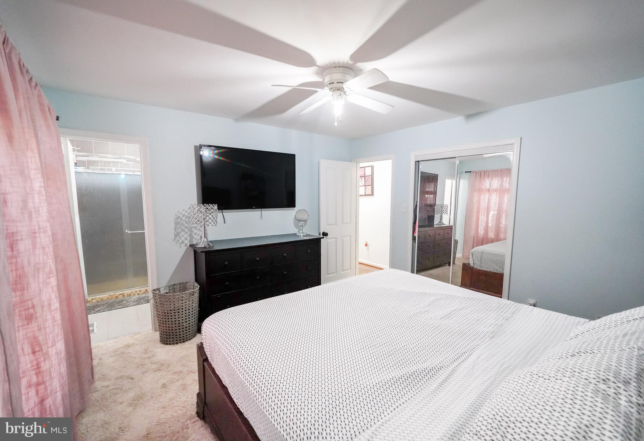 SHANNON SQUARE - Residential