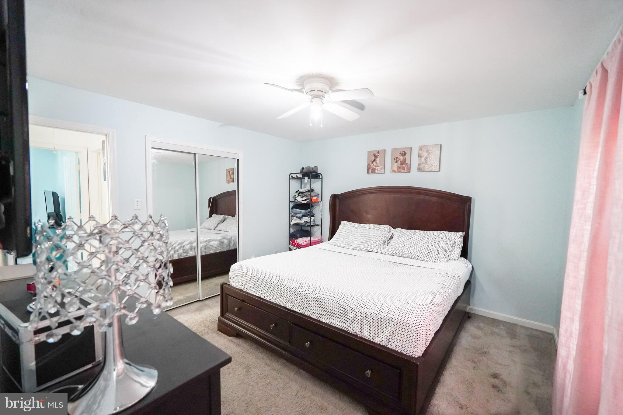 SHANNON SQUARE - Residential