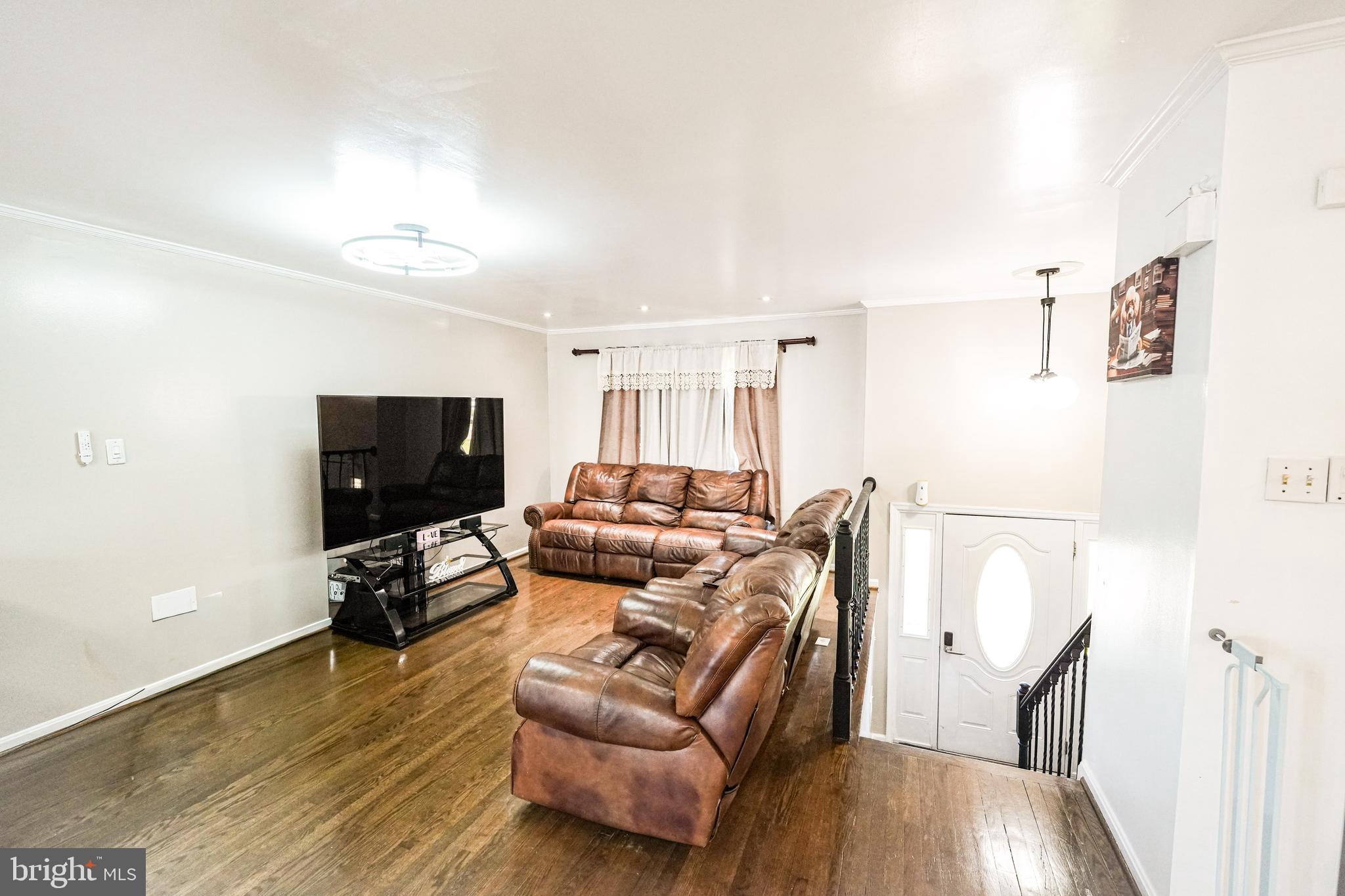 SHANNON SQUARE - Residential