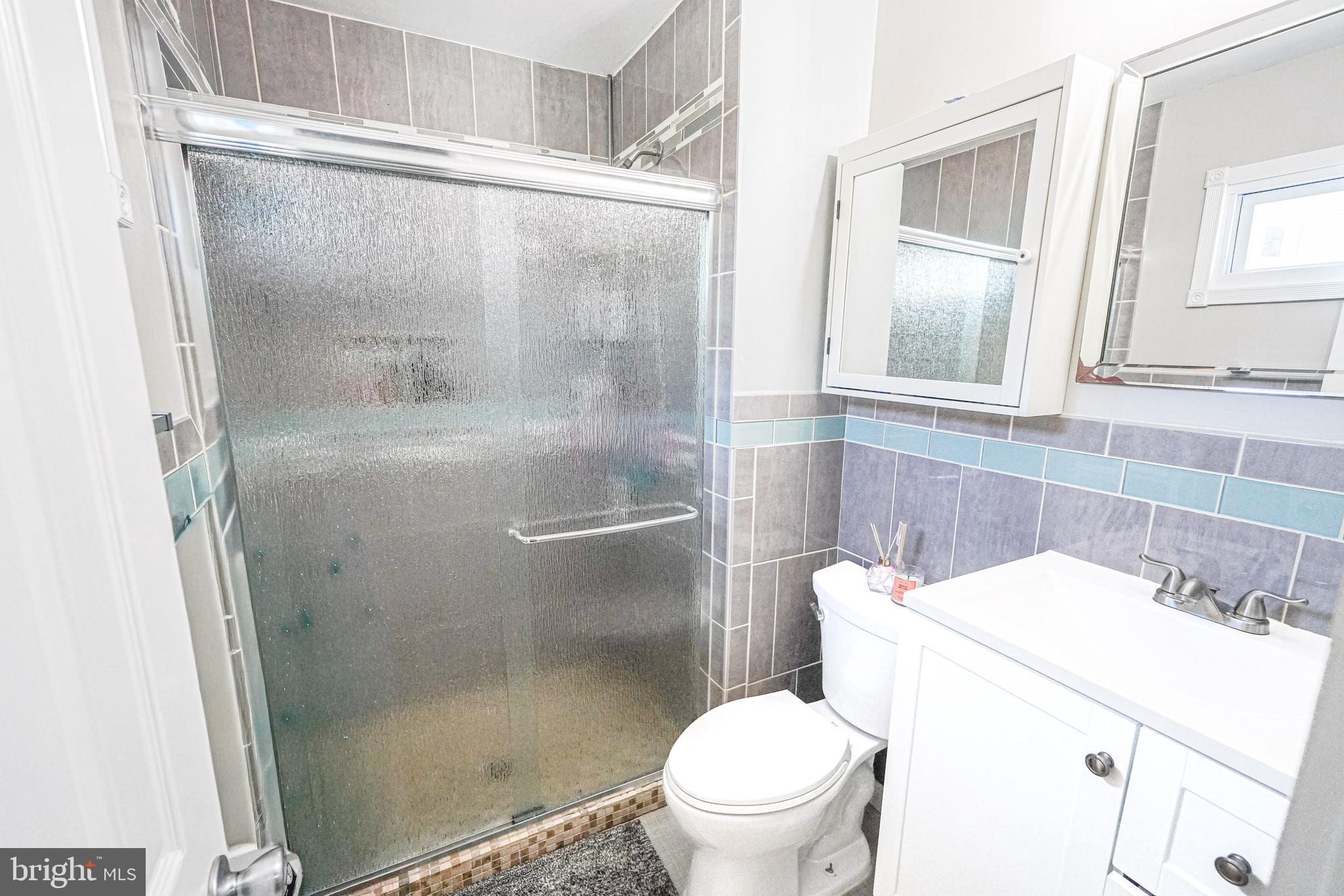 SHANNON SQUARE - Residential