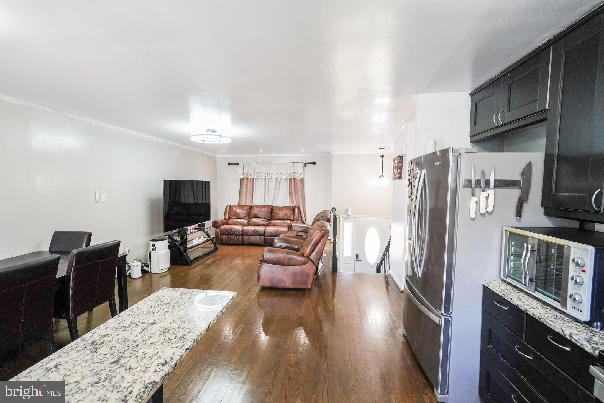 SHANNON SQUARE - Residential