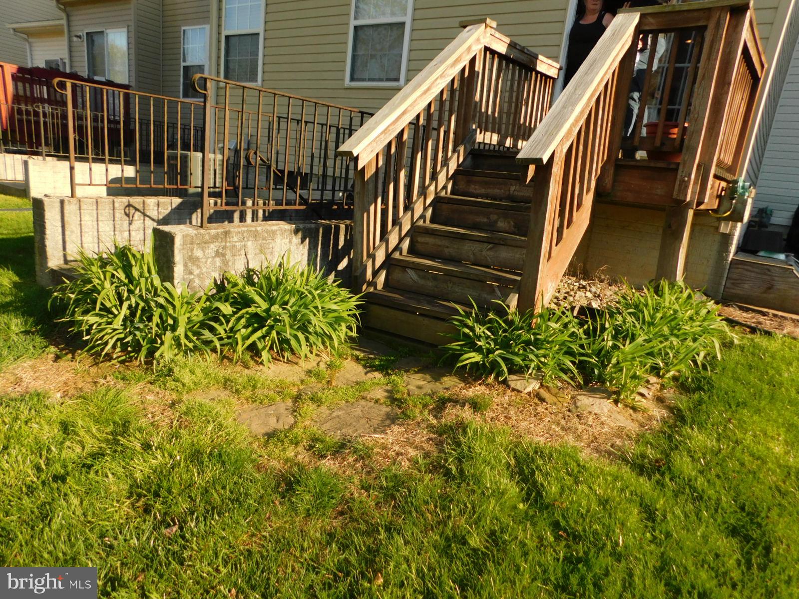 WALNUT MANOR - Residential