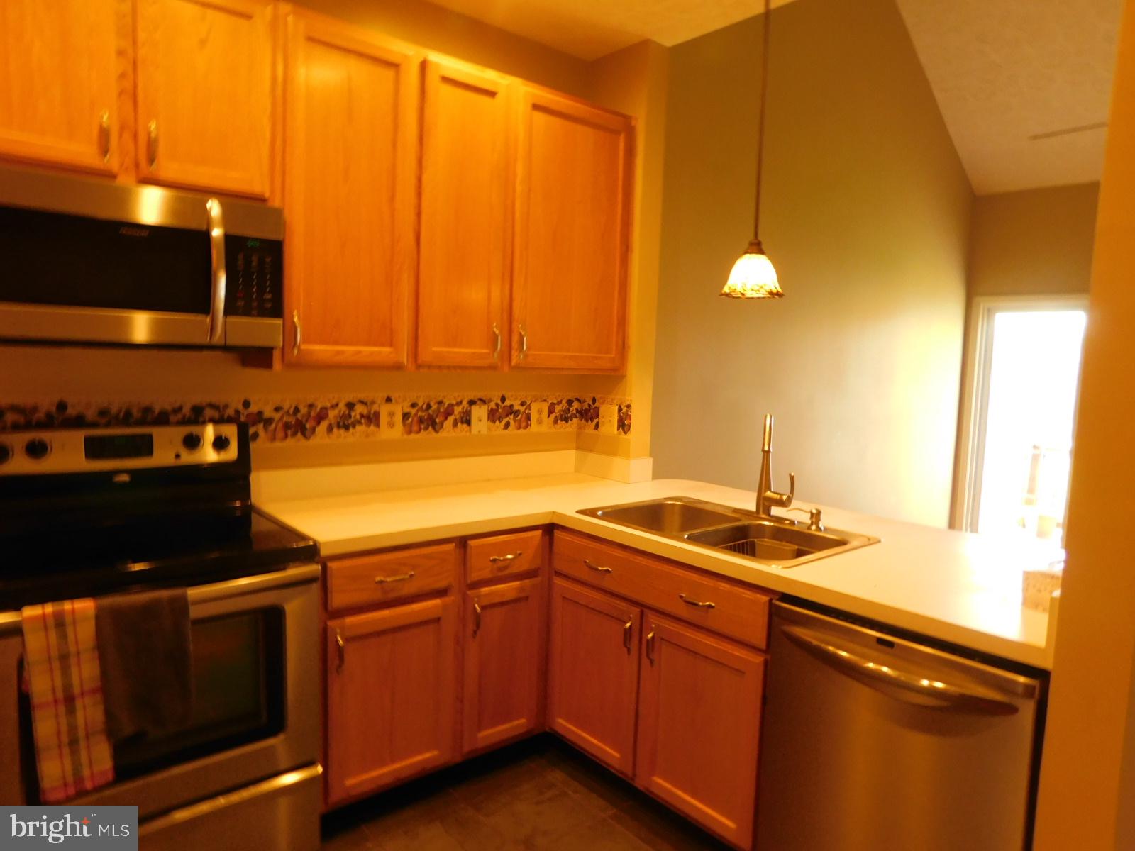 WALNUT MANOR - Residential