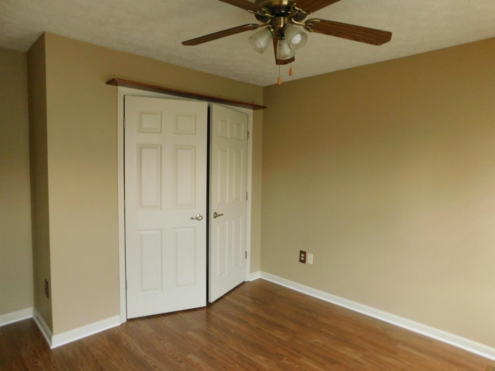 WALNUT MANOR - Residential