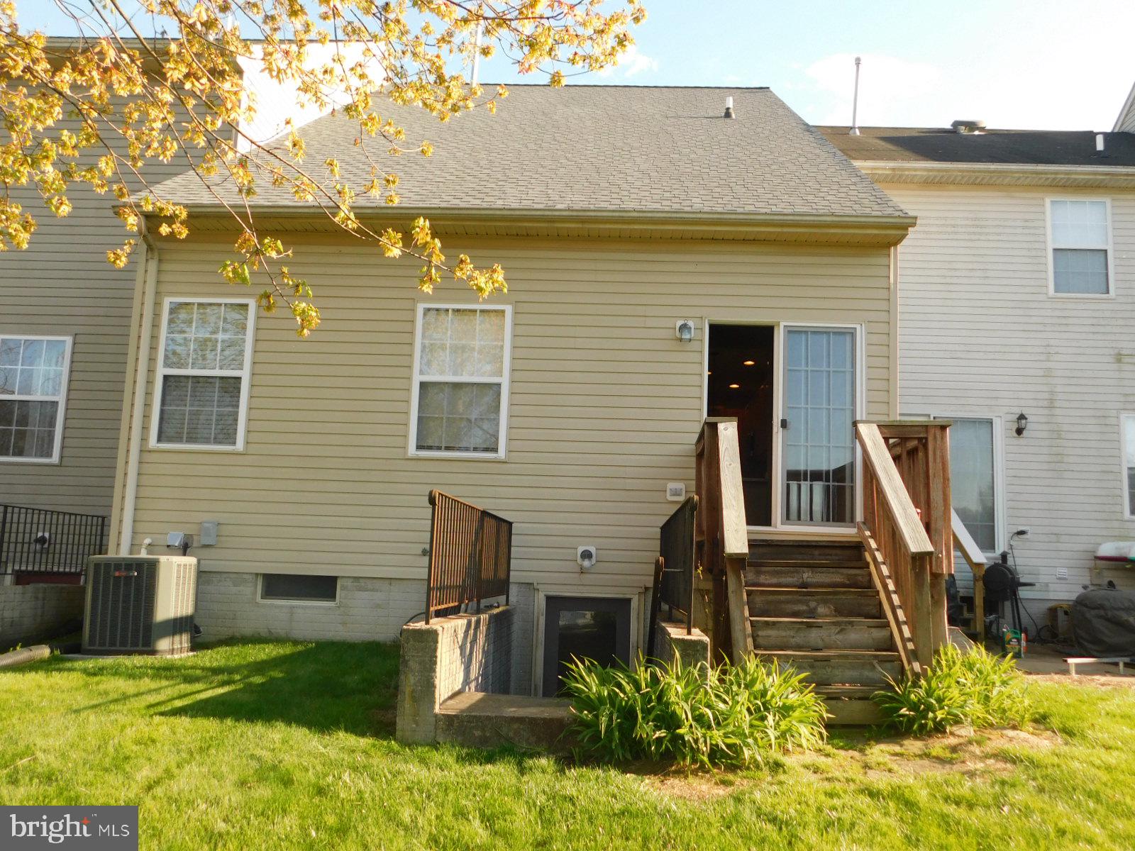 WALNUT MANOR - Residential