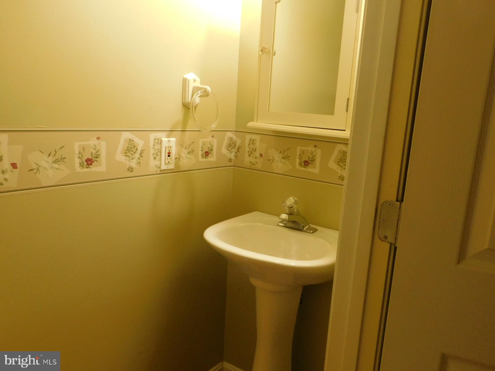 WALNUT MANOR - Residential