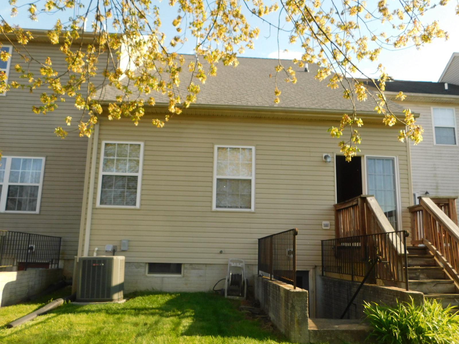 WALNUT MANOR - Residential