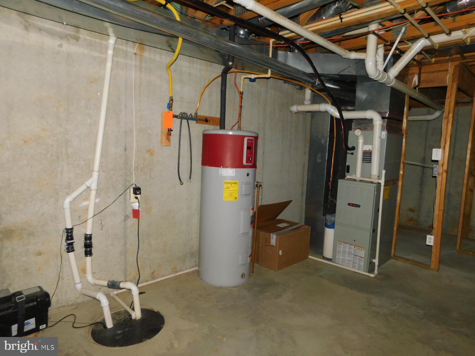 WALNUT MANOR - Residential