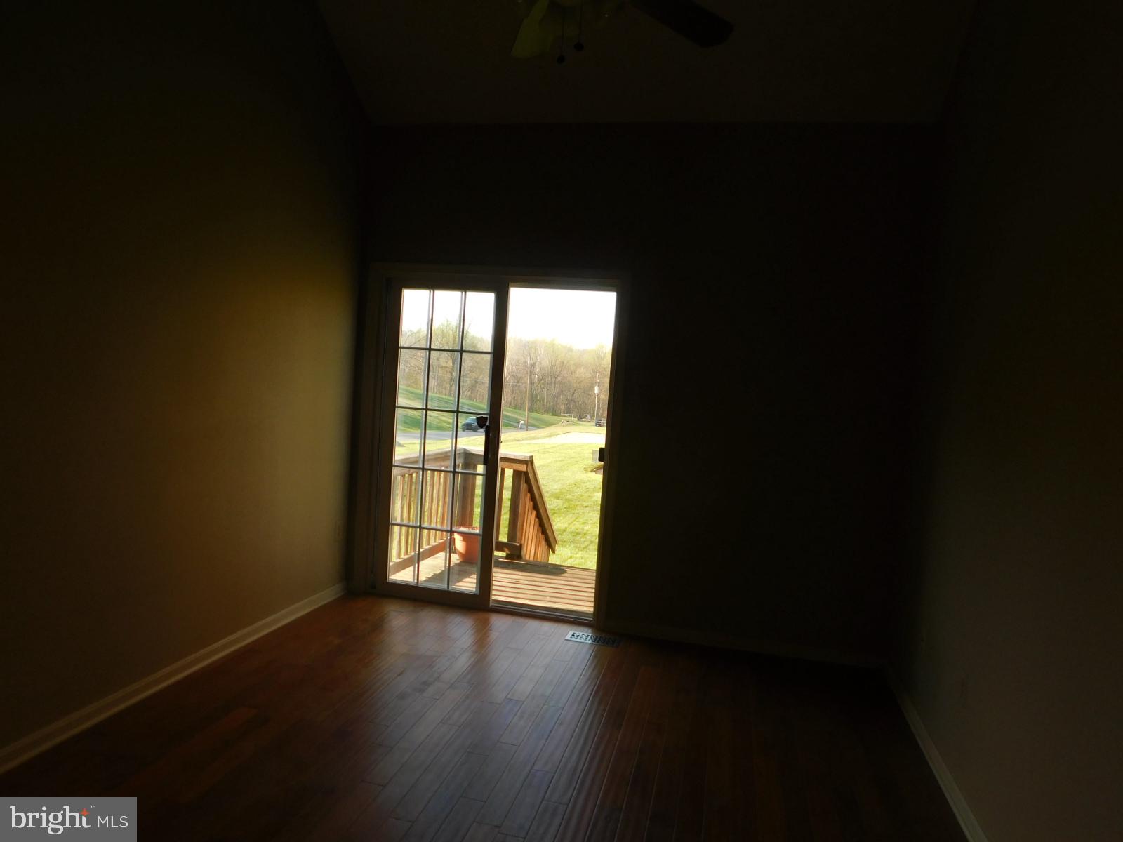 WALNUT MANOR - Residential