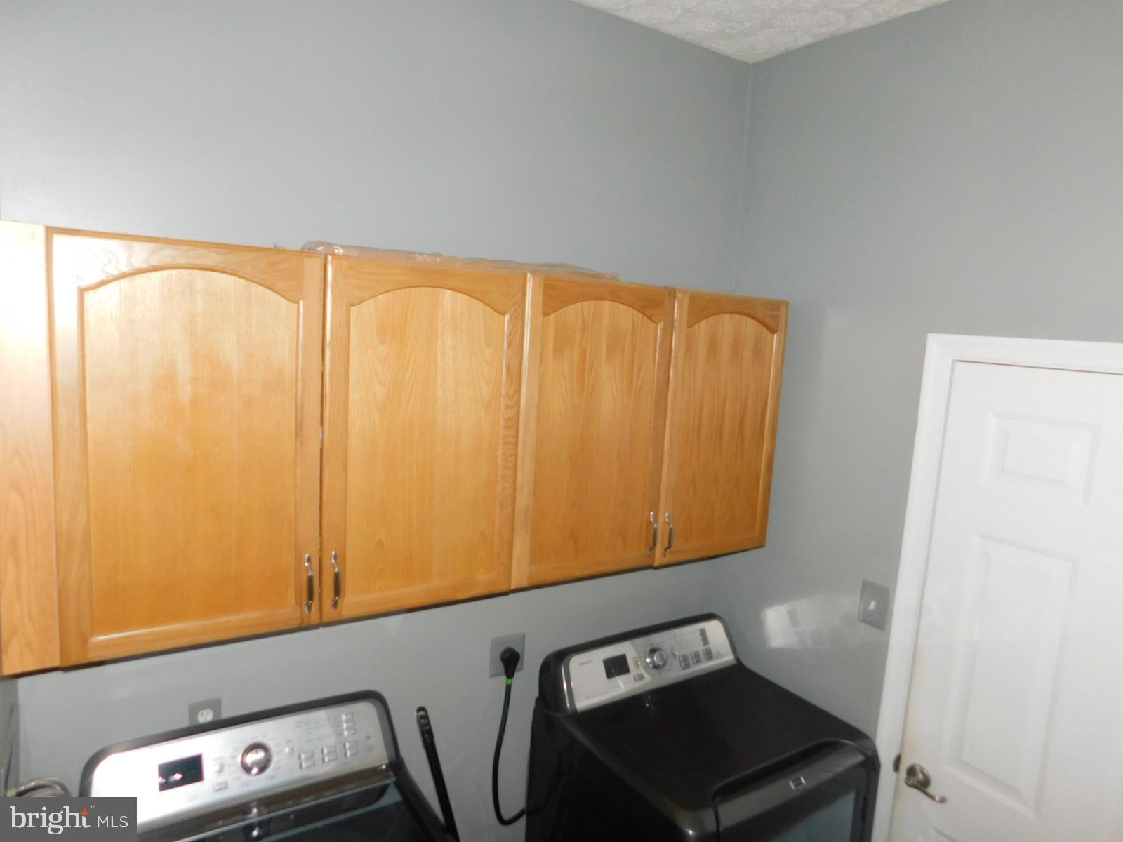 WALNUT MANOR - Residential