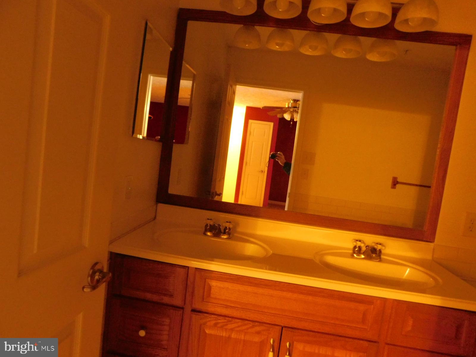 WALNUT MANOR - Residential