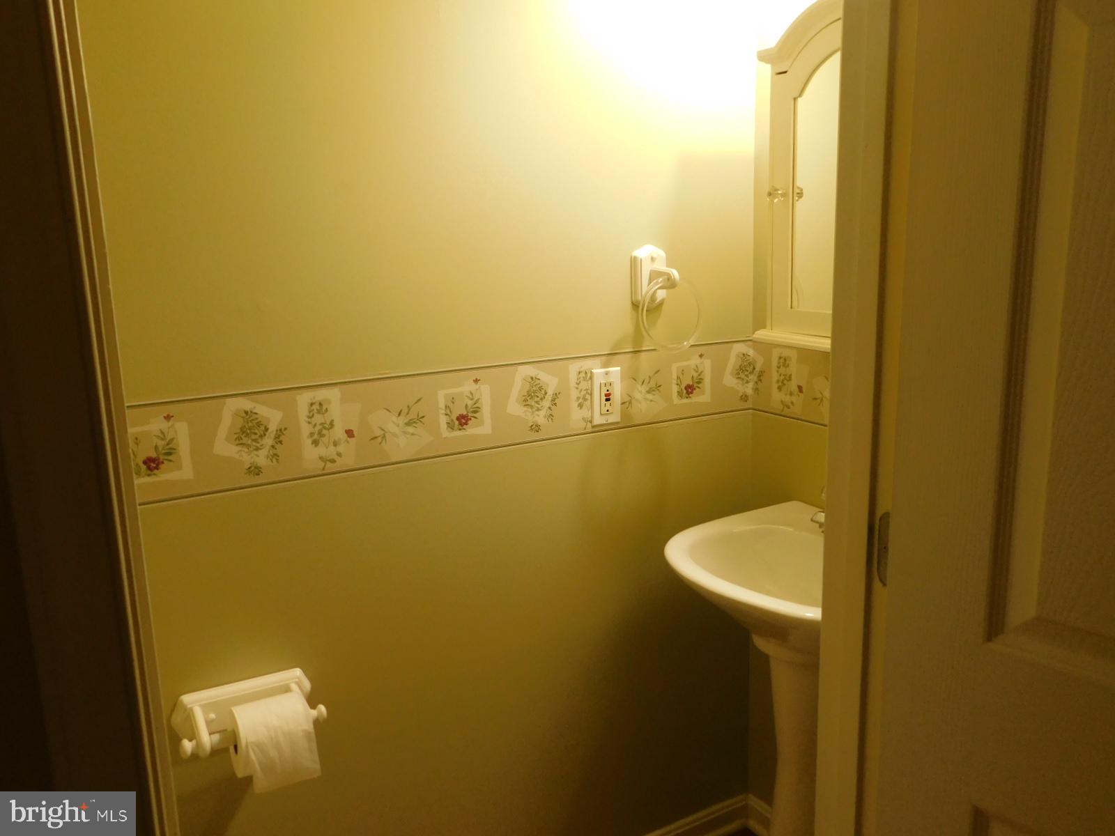 WALNUT MANOR - Residential