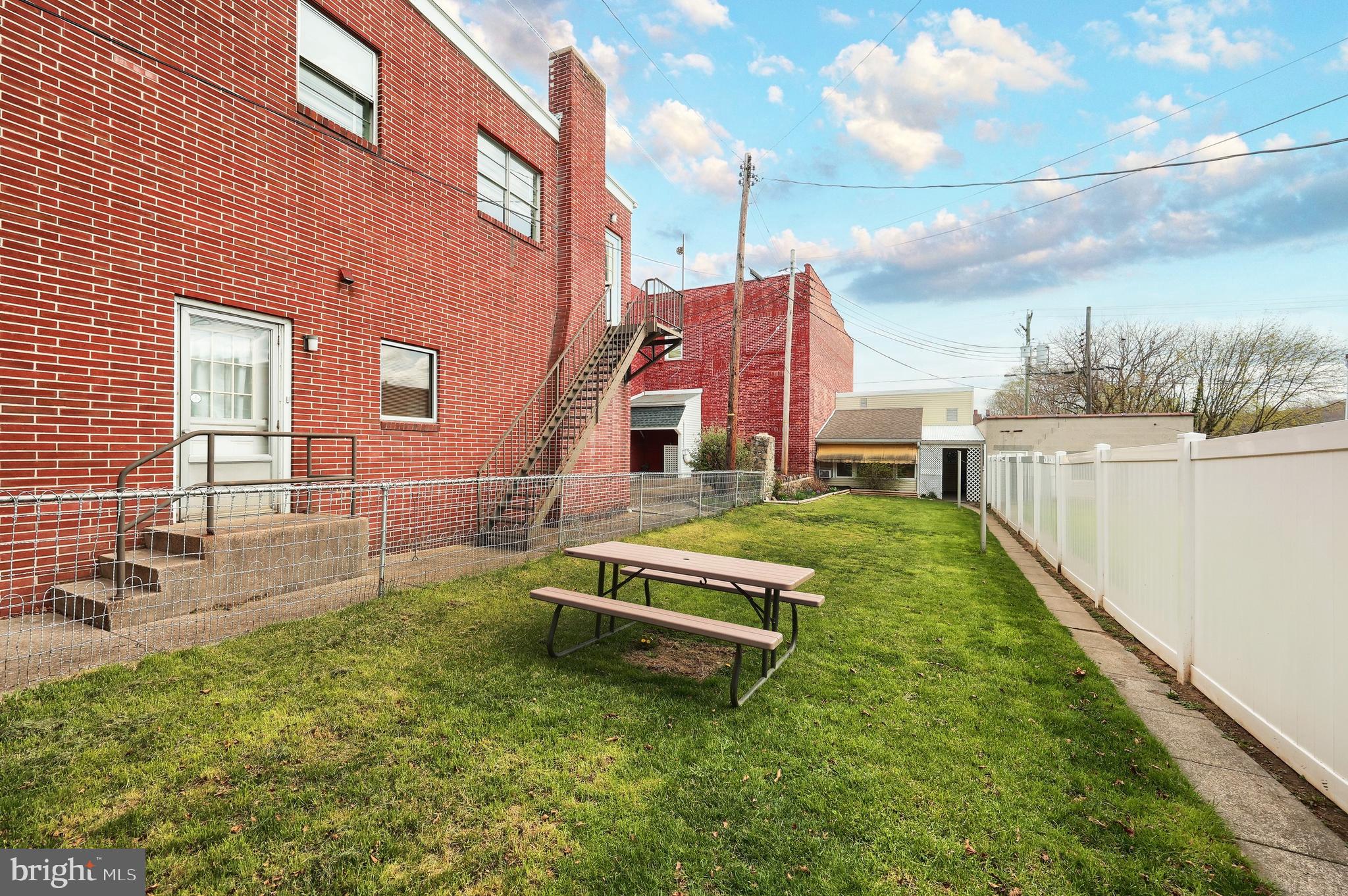 SPRING GROVE BORO - Residential