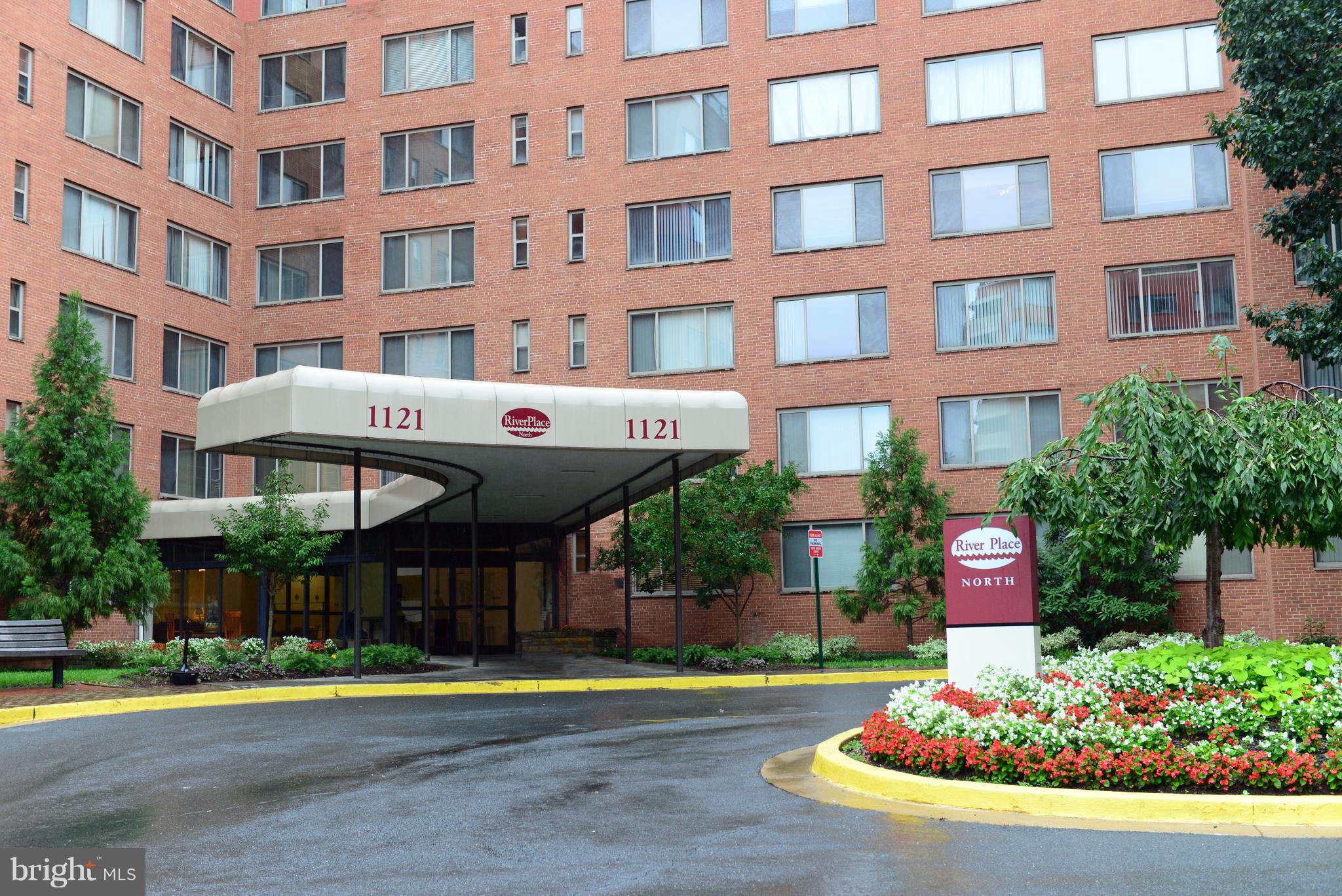 RIVER PLACE - Residential