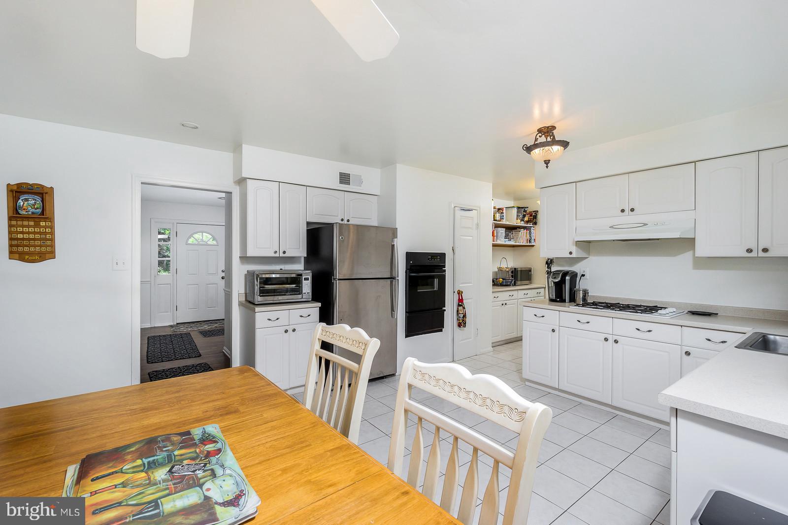 TOWLSTON MEADOWS - Residential Lease