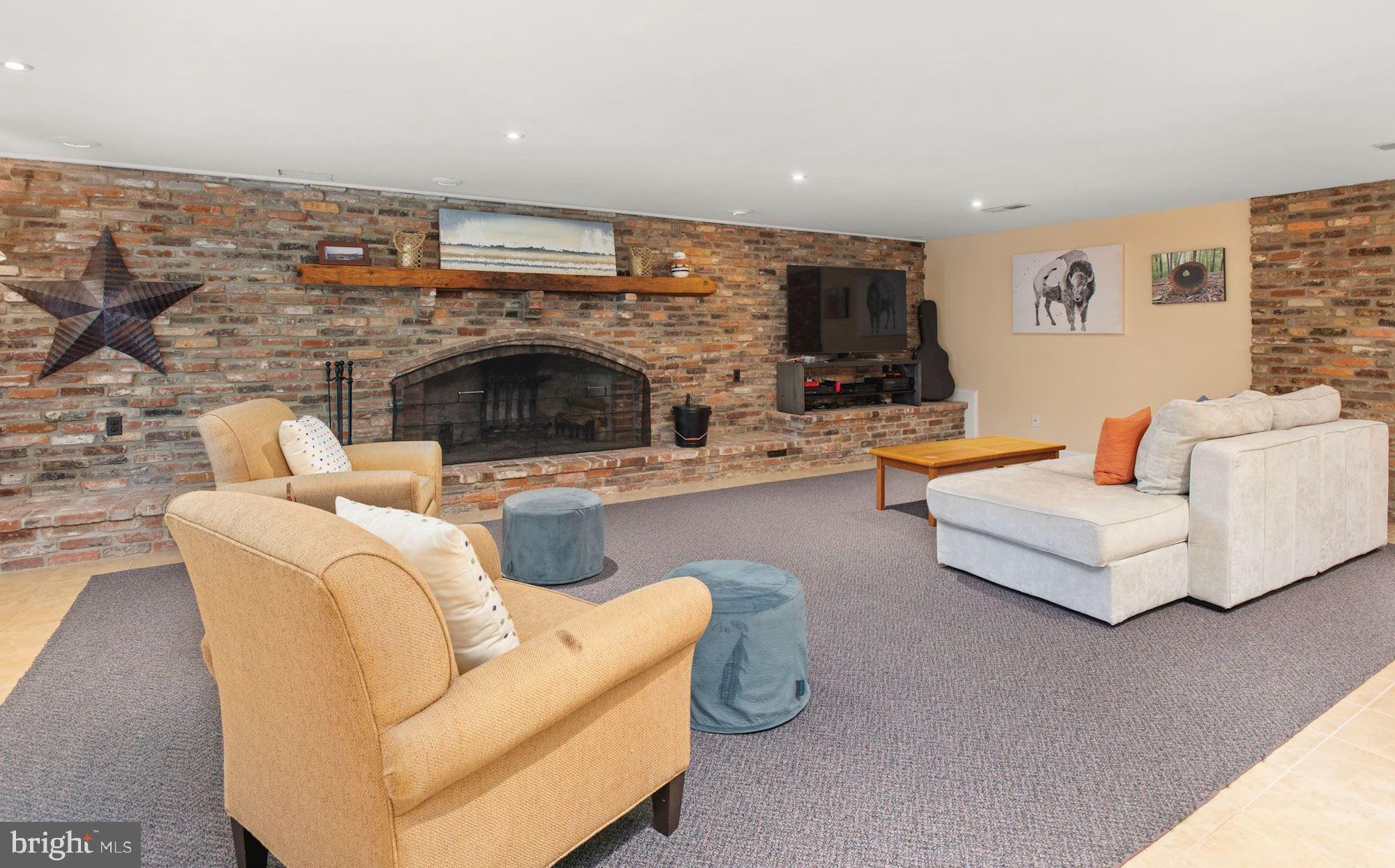 FOX HILLS - Residential