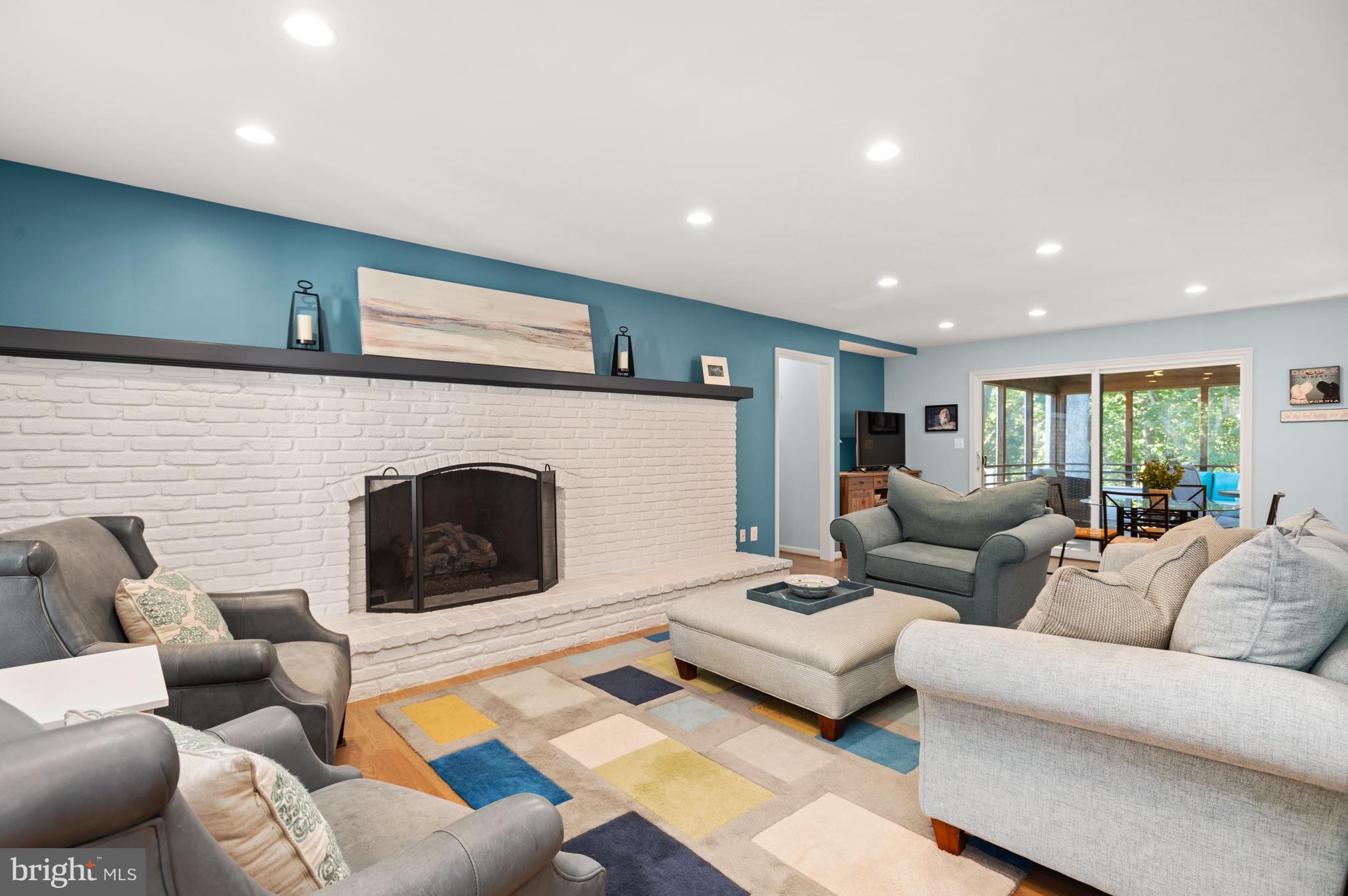 FOX HILLS - Residential